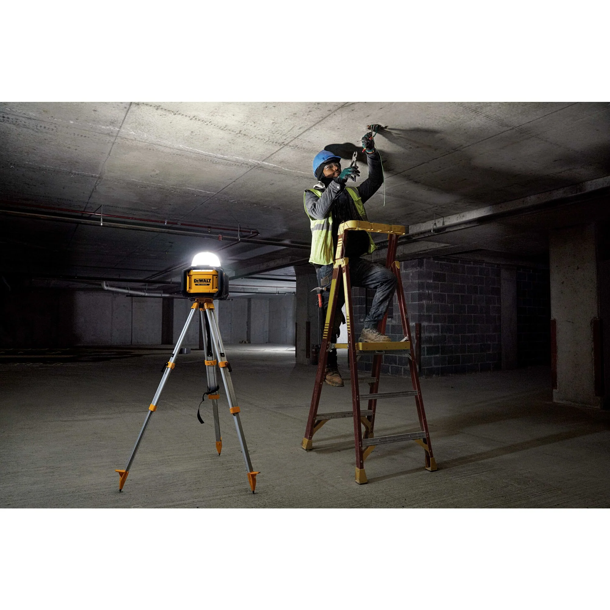 DeWalt 20V MAX Tool Connect™ All-Purpose Cordless Work Light - Tool Only - Image 7