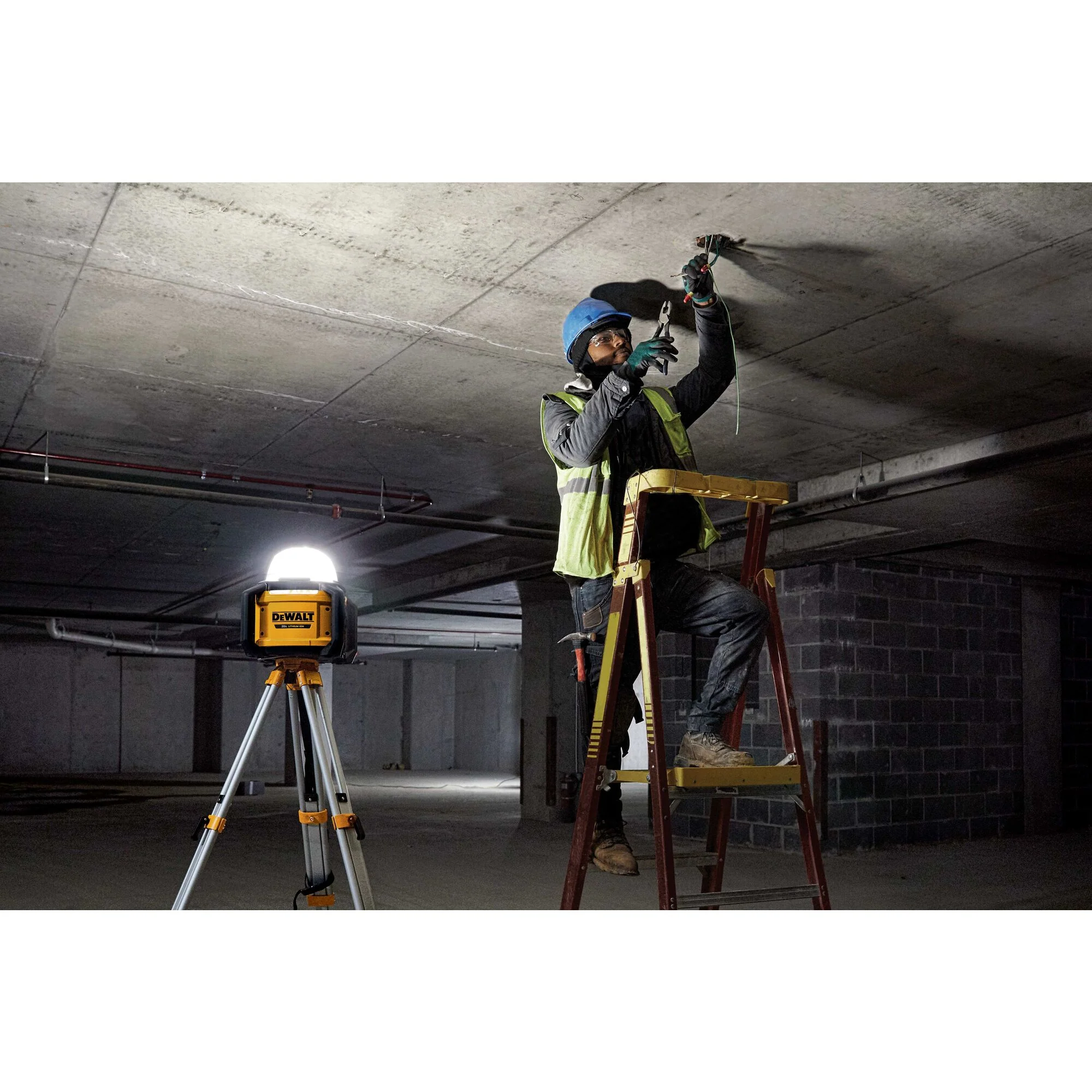 DeWalt 20V MAX Tool Connect™ All-Purpose Cordless Work Light - Tool Only - Image 8
