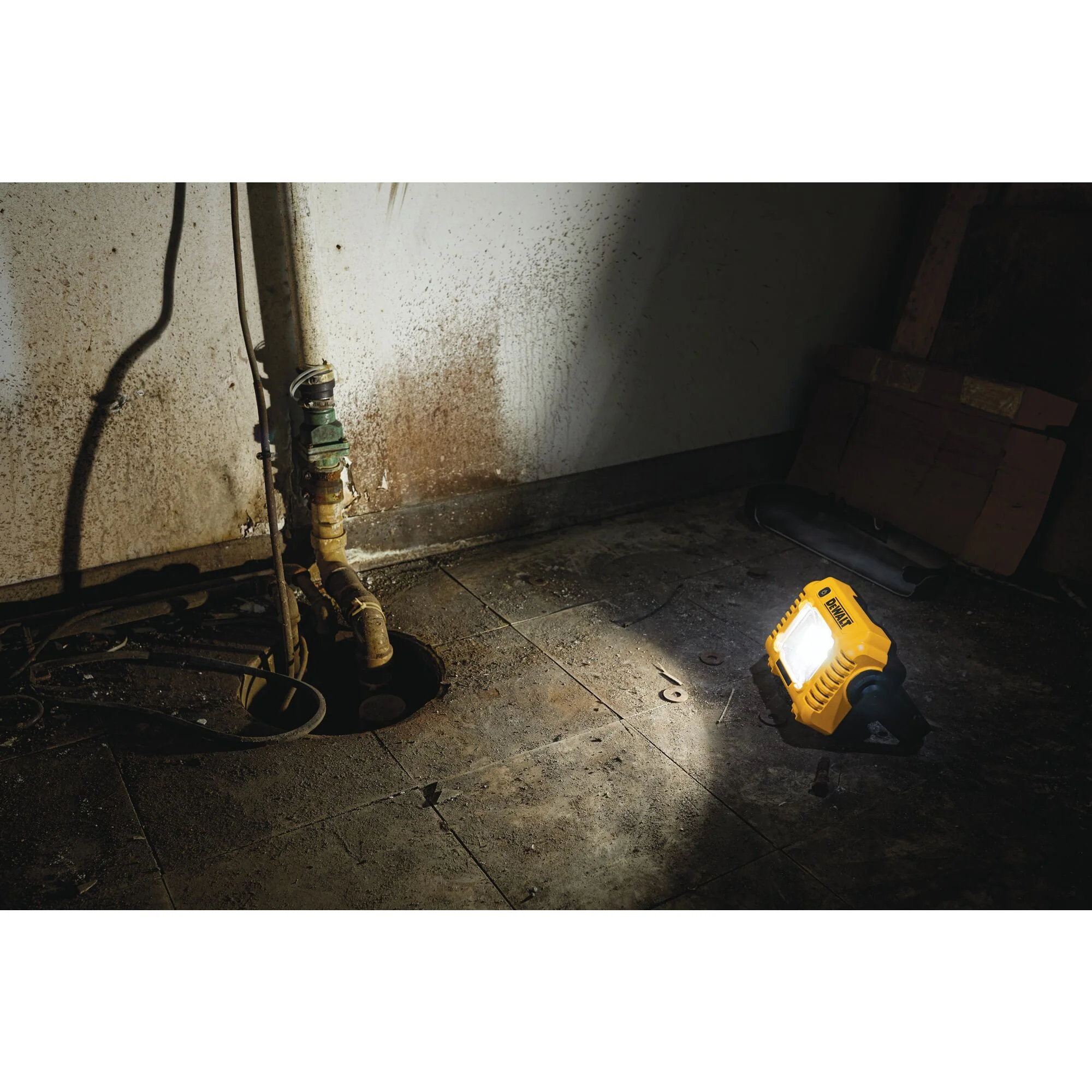 DeWalt 12V/20V MAX Compact Task Light - Image 5