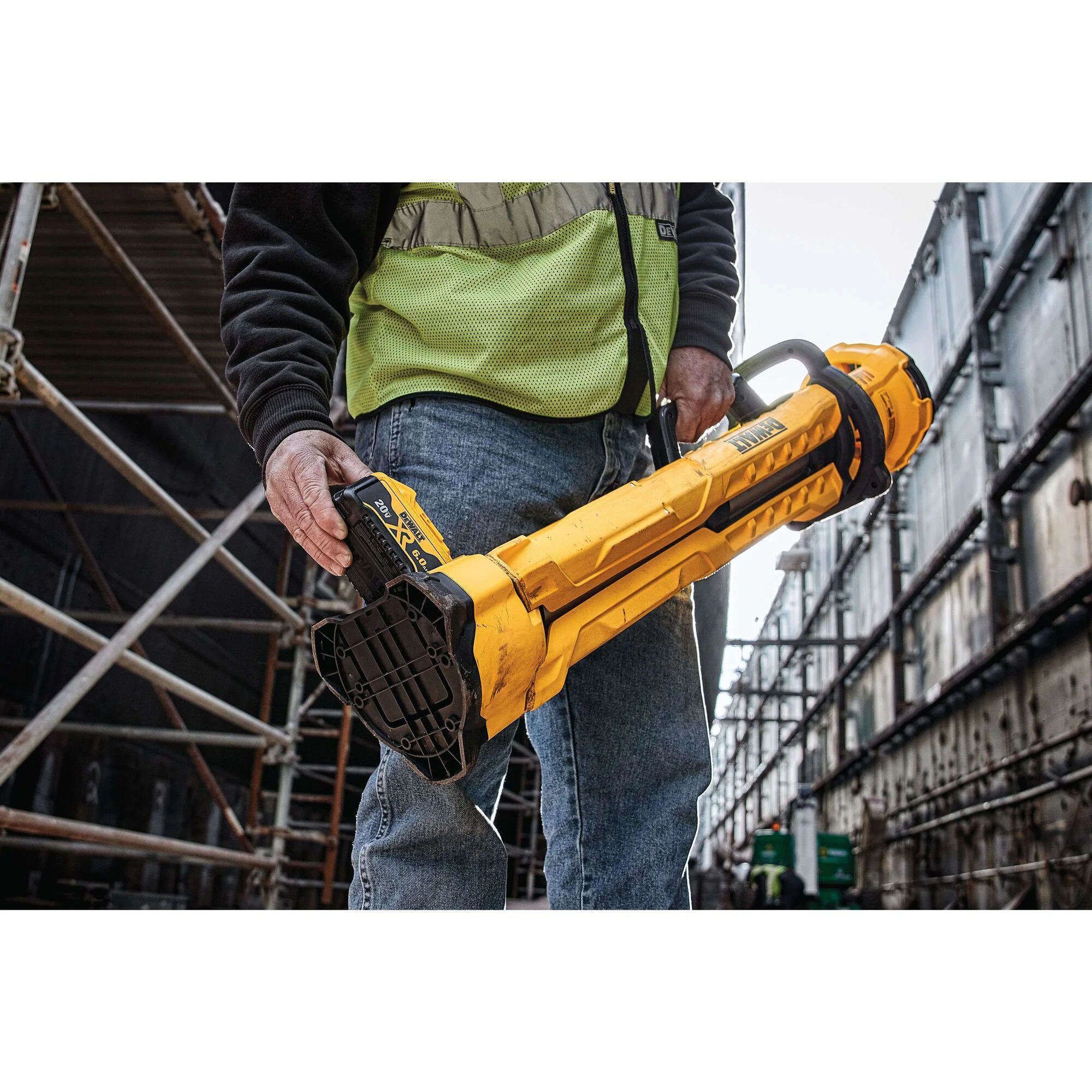 DeWalt 20V MAX Cordless Tripod Light Kit - Image 7