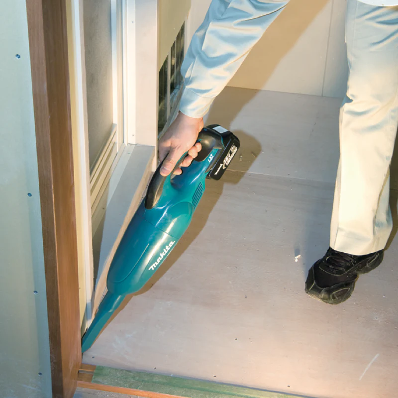 Makita 18V LXT 650mL Cordless Stick Vacuum Cleaner - Tool Only - Image 3