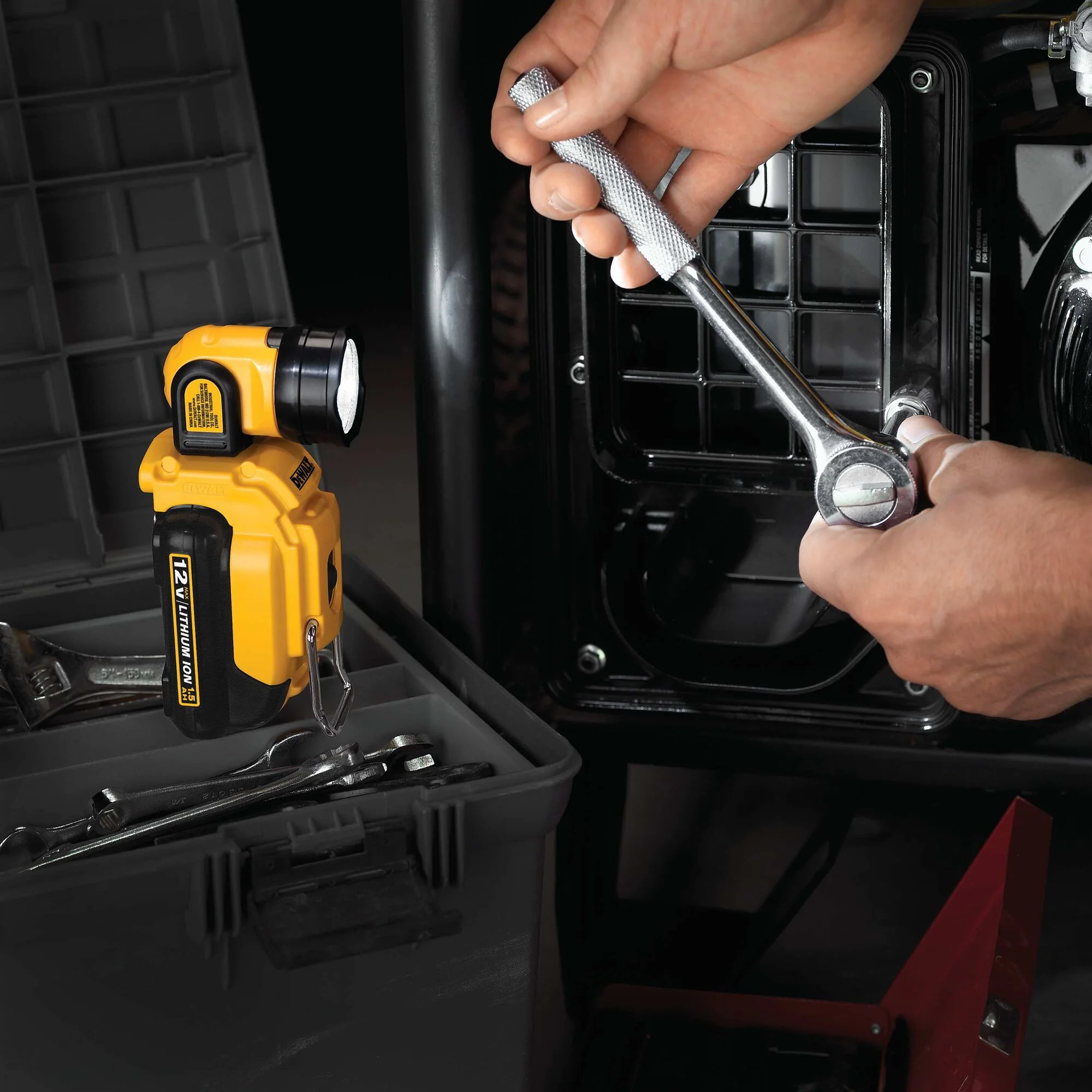 DeWalt 12V MAX LED Worklight - Image 8