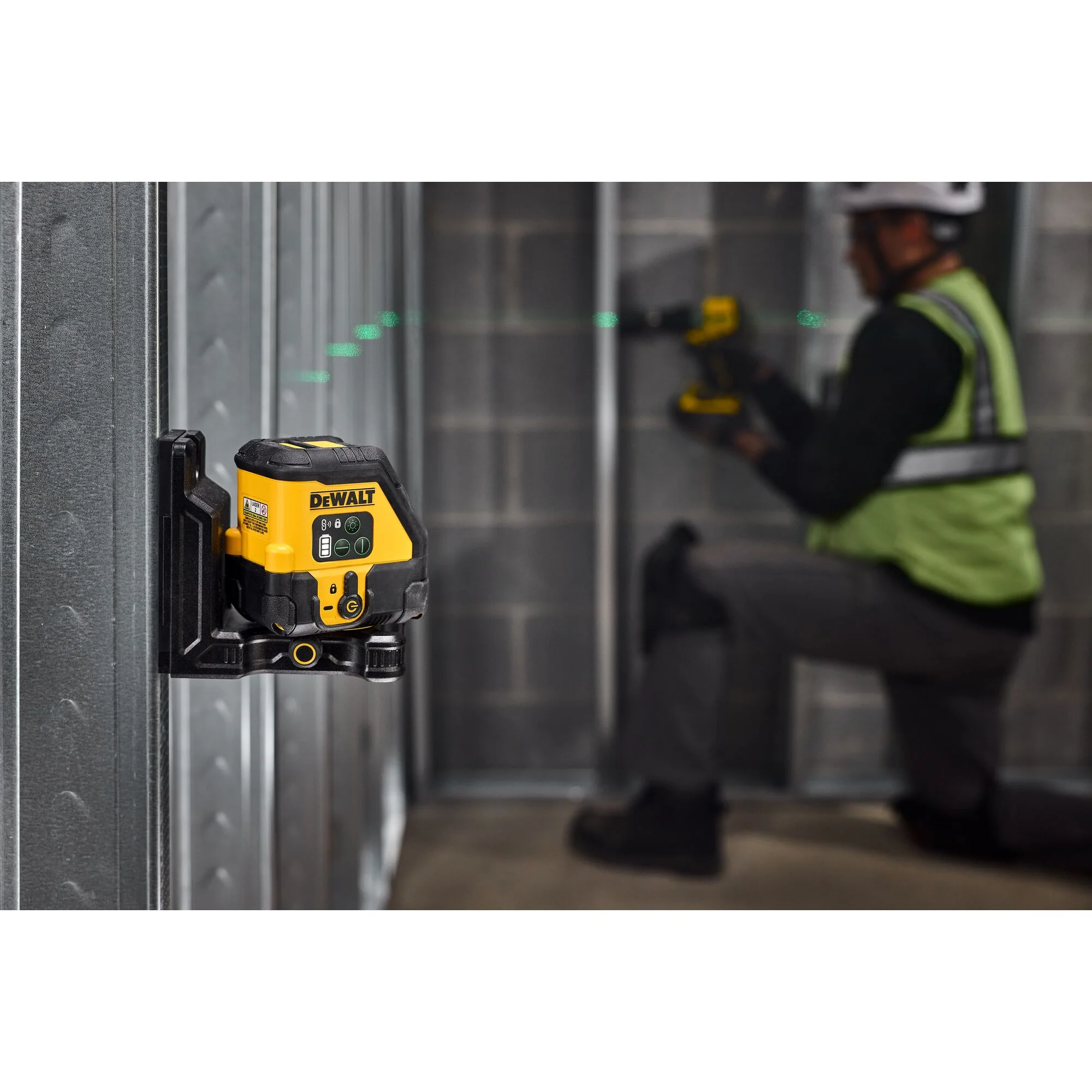 DeWalt USB Rechargeable Green Cross Line Laser Kit - Image 6