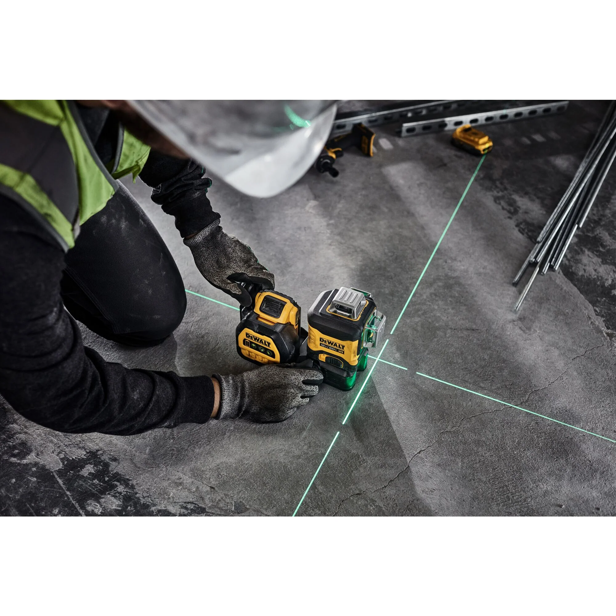 DeWalt 20V 3 x 360 Green Laser Kit - Image 7