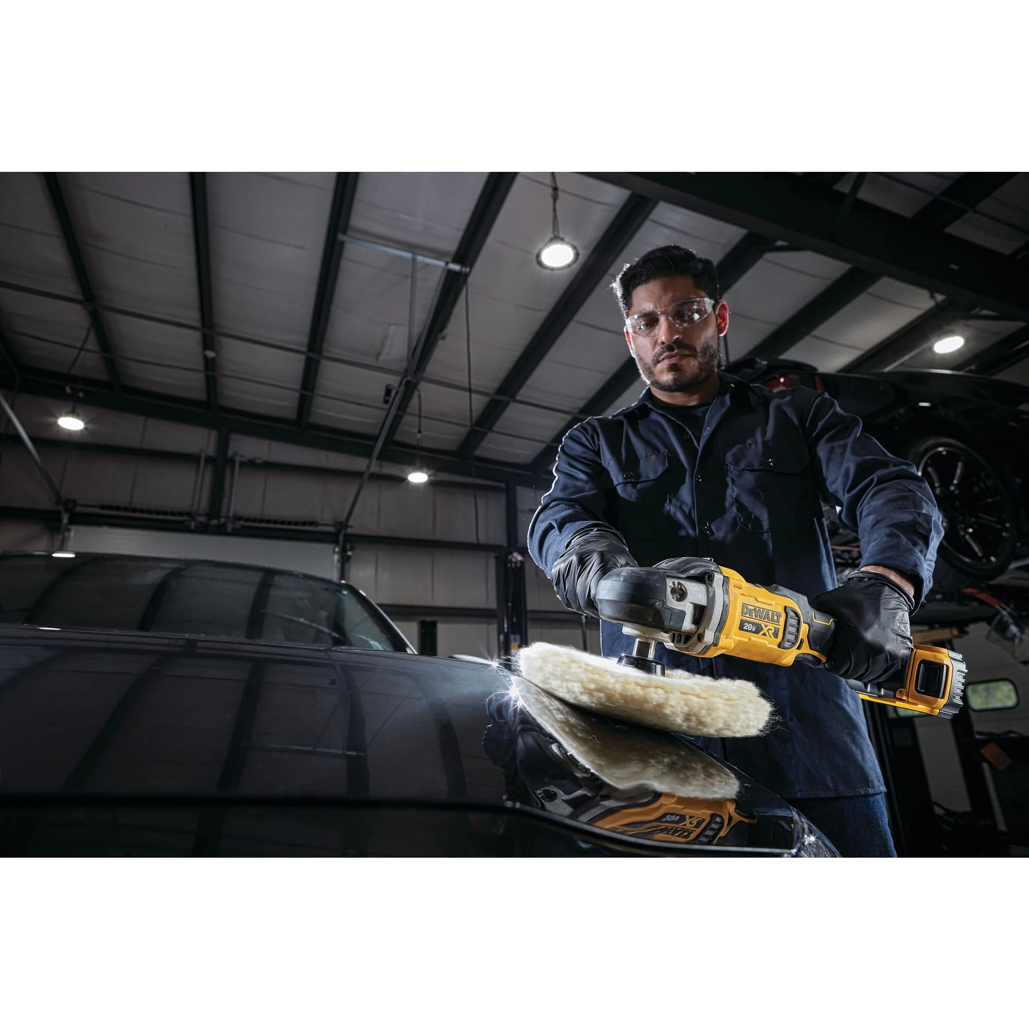 DeWalt 20V MAX XR® 7" Cordless Variable-Speed Rotary Polisher Kit - Image 16