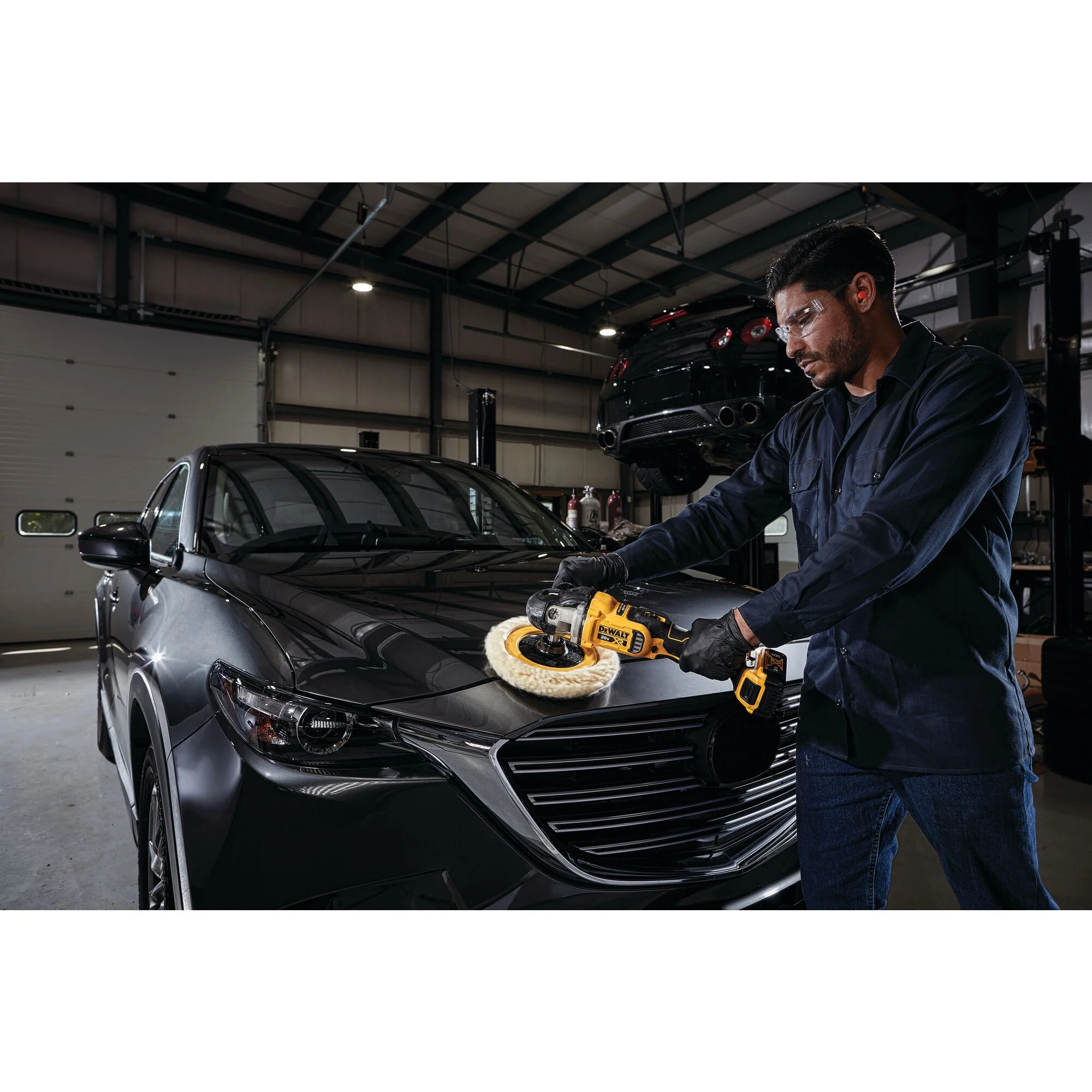 DeWalt 20V MAX XR® 7" Cordless Variable-Speed Rotary Polisher Kit - Image 17