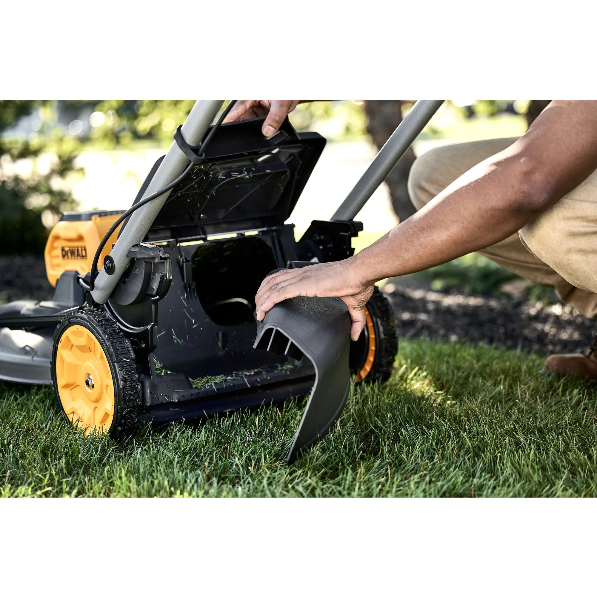 DeWalt 60V MAX Cordless Brushless RWD Self-Propelled Mower Kit - Image 19