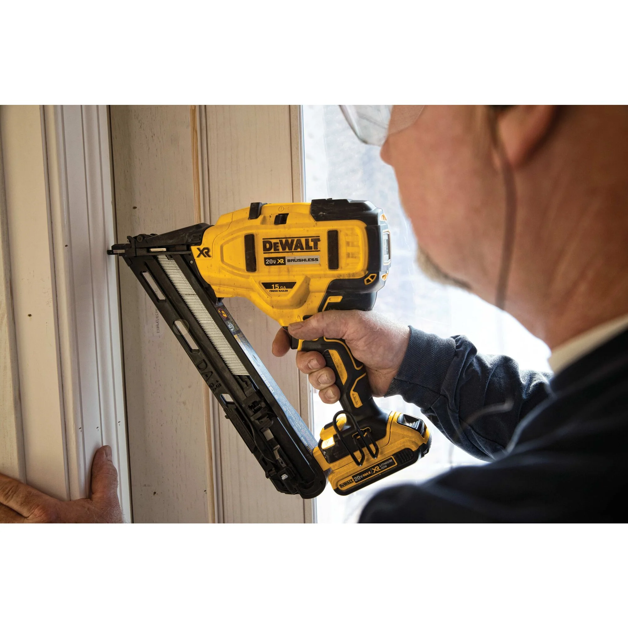 DeWalt 20V MAX XR® 15 Gauge Cordless Angled Finish Nailer - Tool Only - Image 11