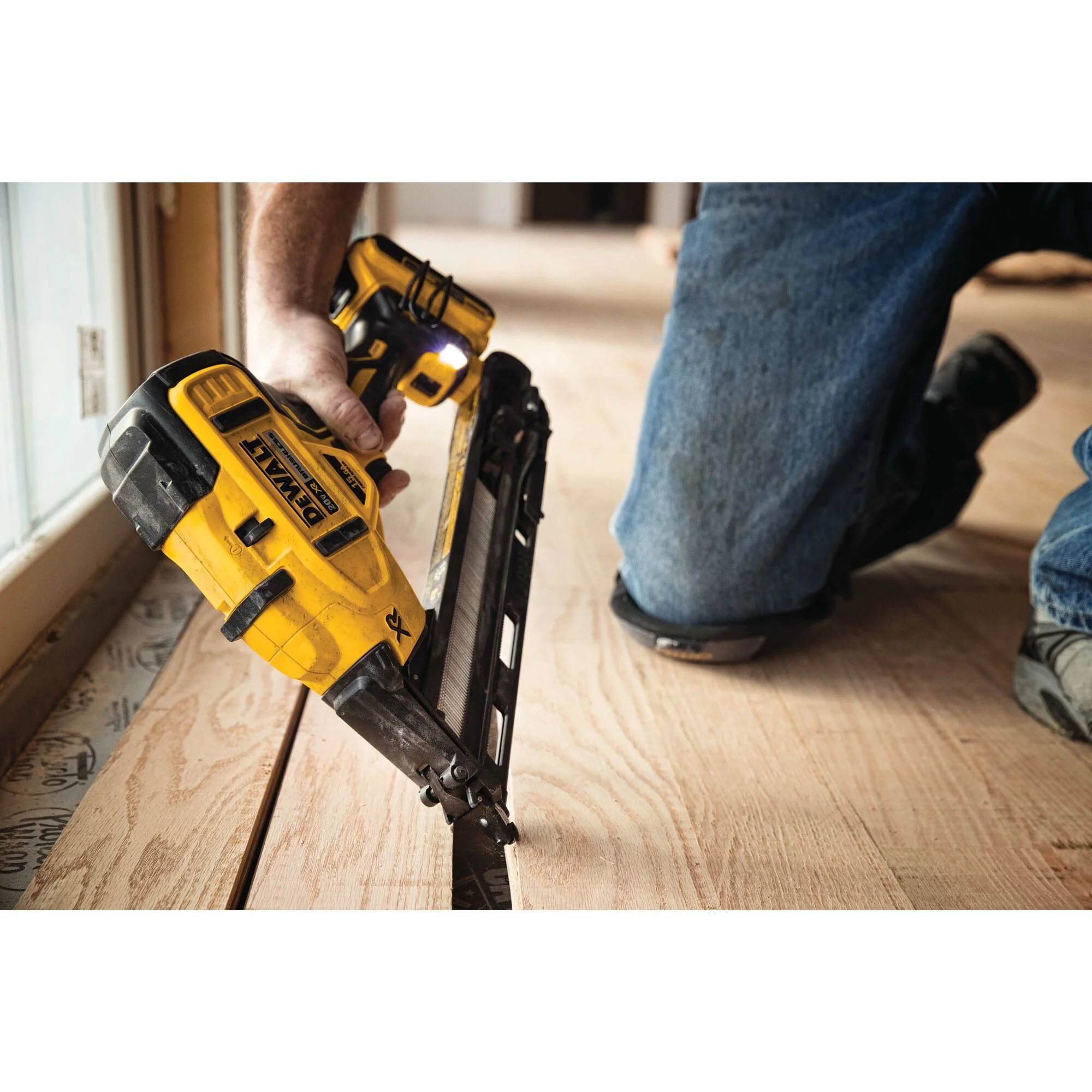 DeWalt 20V MAX XR® 15 Gauge Cordless Angled Finish Nailer - Tool Only - Image 12