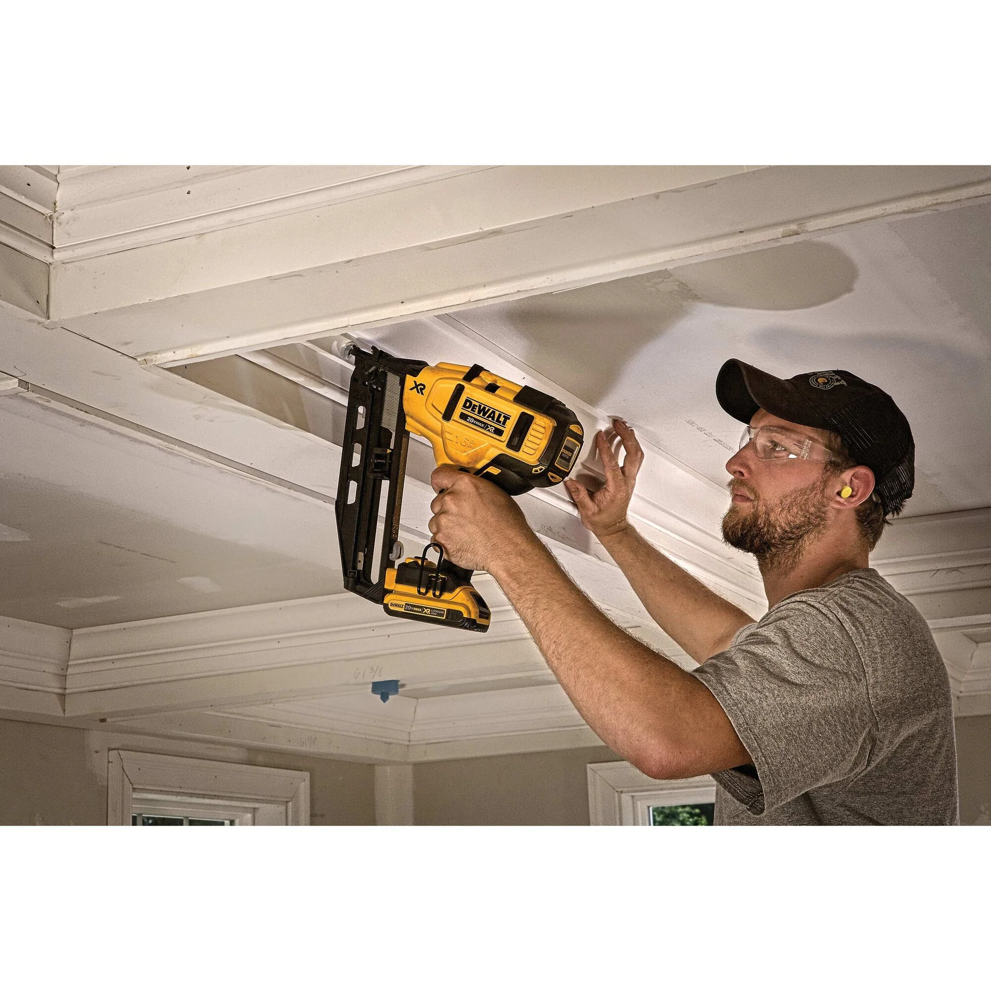 DeWalt 20V MAX XR 16 Gauge Angled Finish Nailer - Kit - Image 18