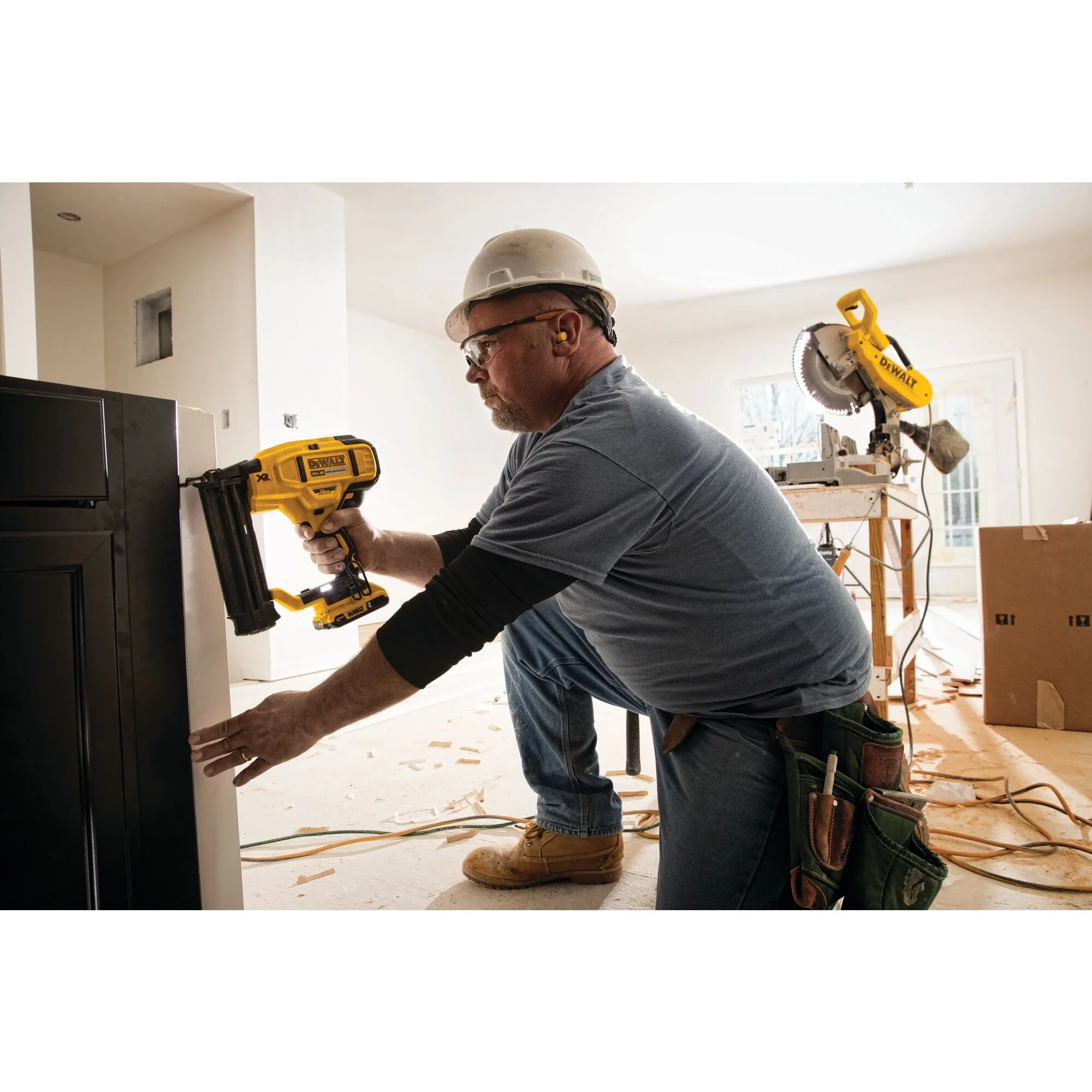 DeWalt 20V MAX XR 18 Gauge Cordless Brad Nailer Kit - Image 17