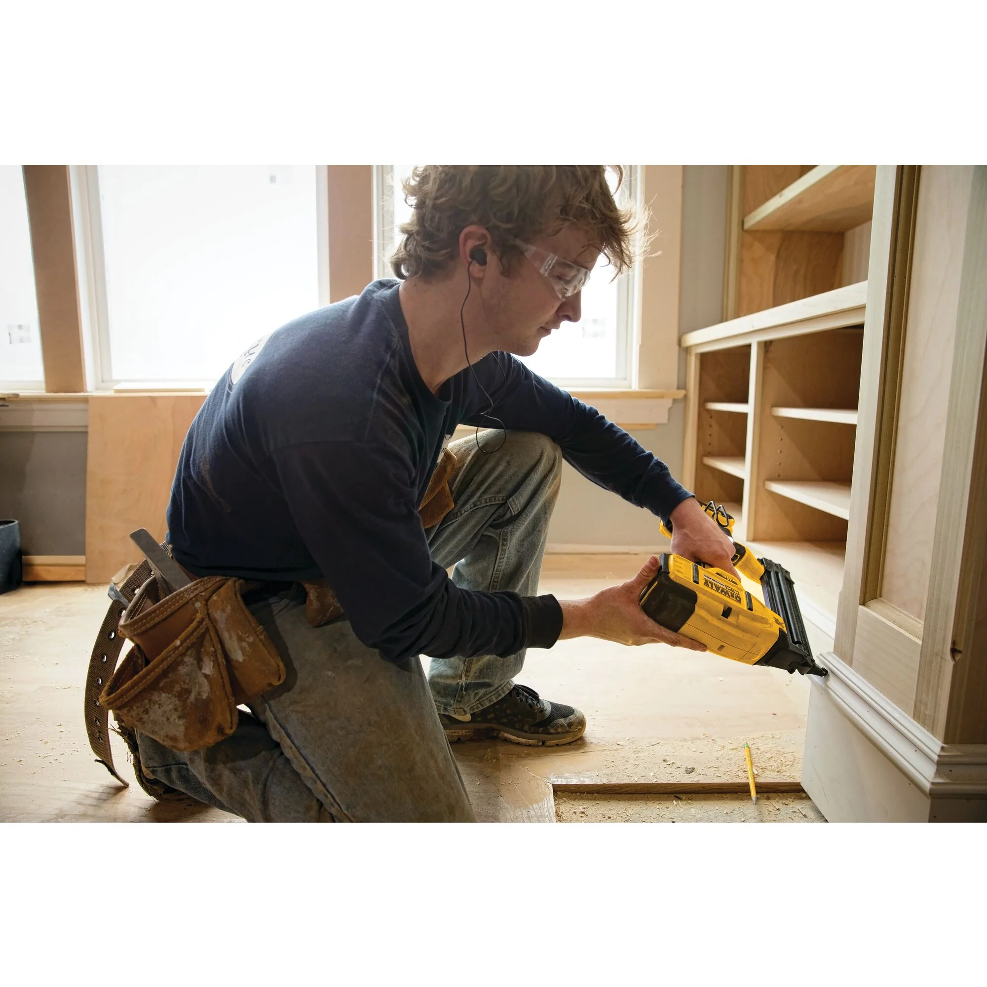 DeWalt 20V MAX XR 18 Gauge Cordless Brad Nailer Kit - Image 20