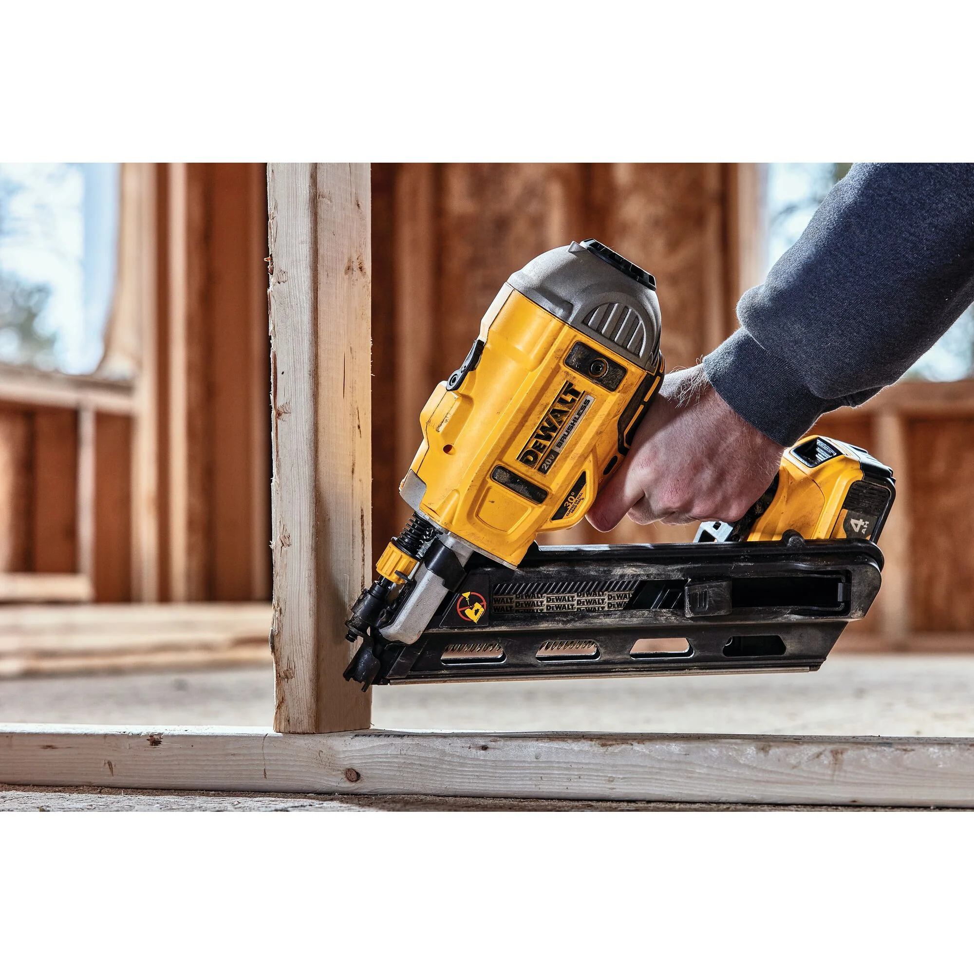 DeWalt 20V MAX Cordless 30° Paper Collated Framing Nailer - Tool Only - Image 7
