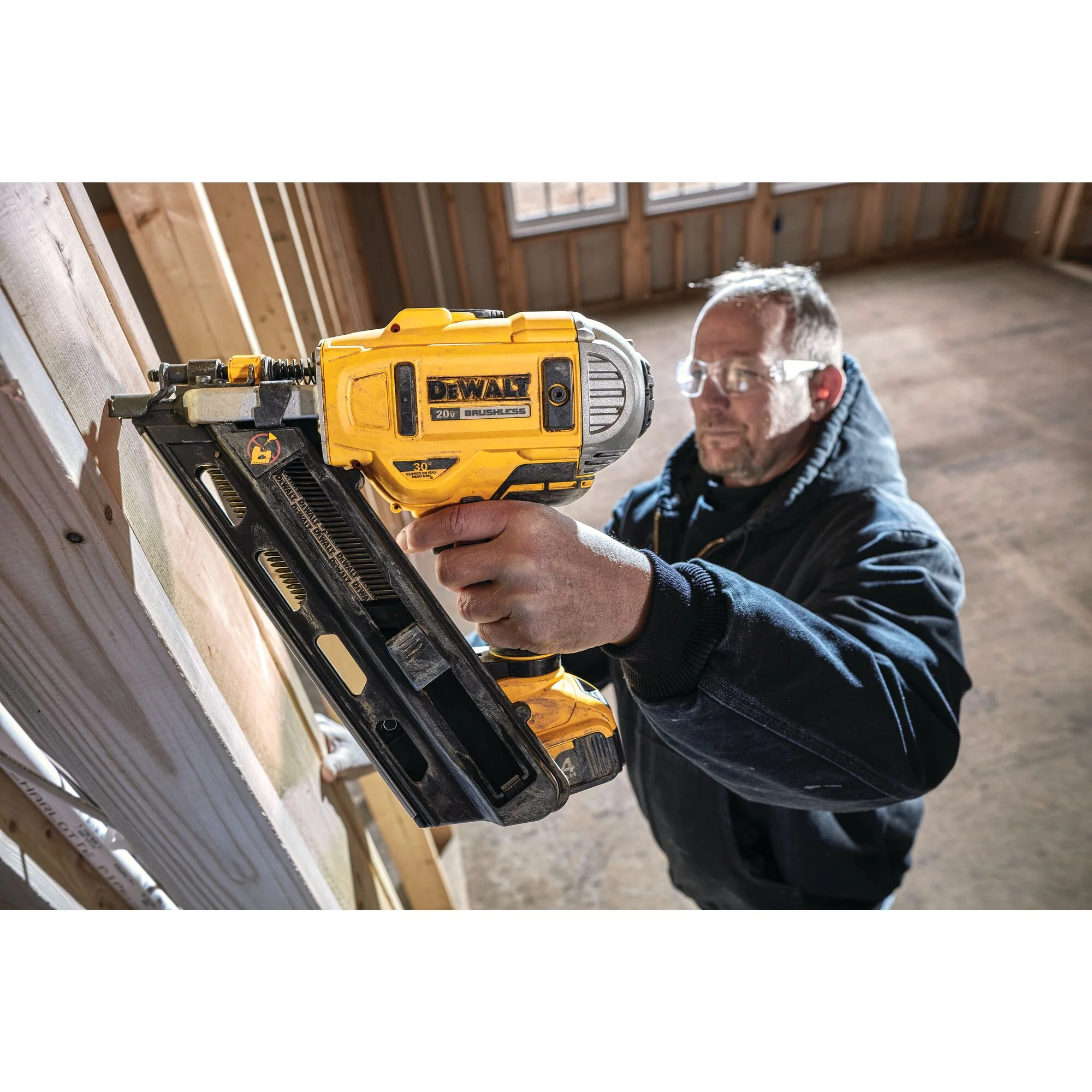 DeWalt 20V MAX Cordless 30° Paper Collated Framing Nailer - Tool Only - Image 9