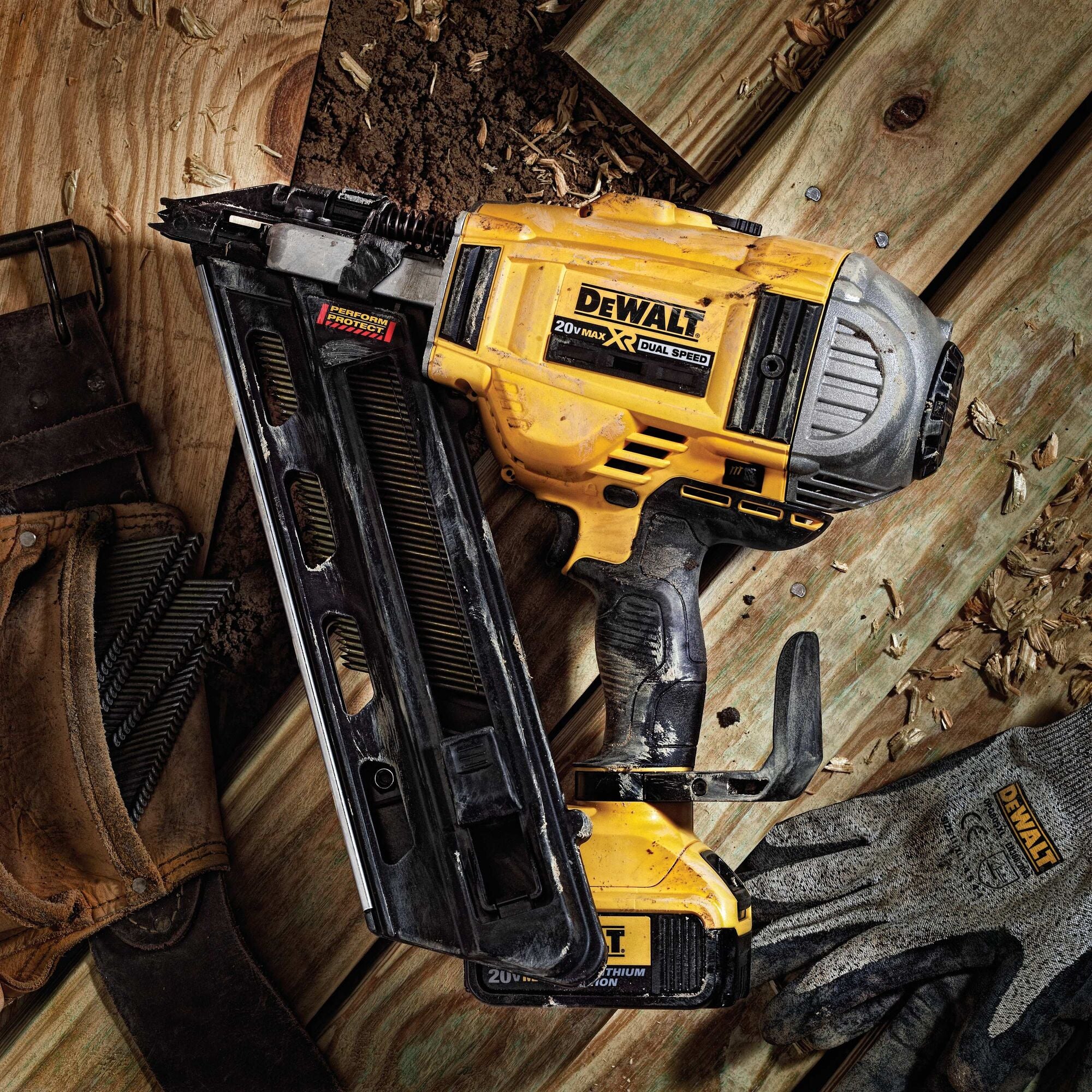 DeWalt 20V MAX Cordless 30° Paper Collated Framing Nailer Kit - Image 19