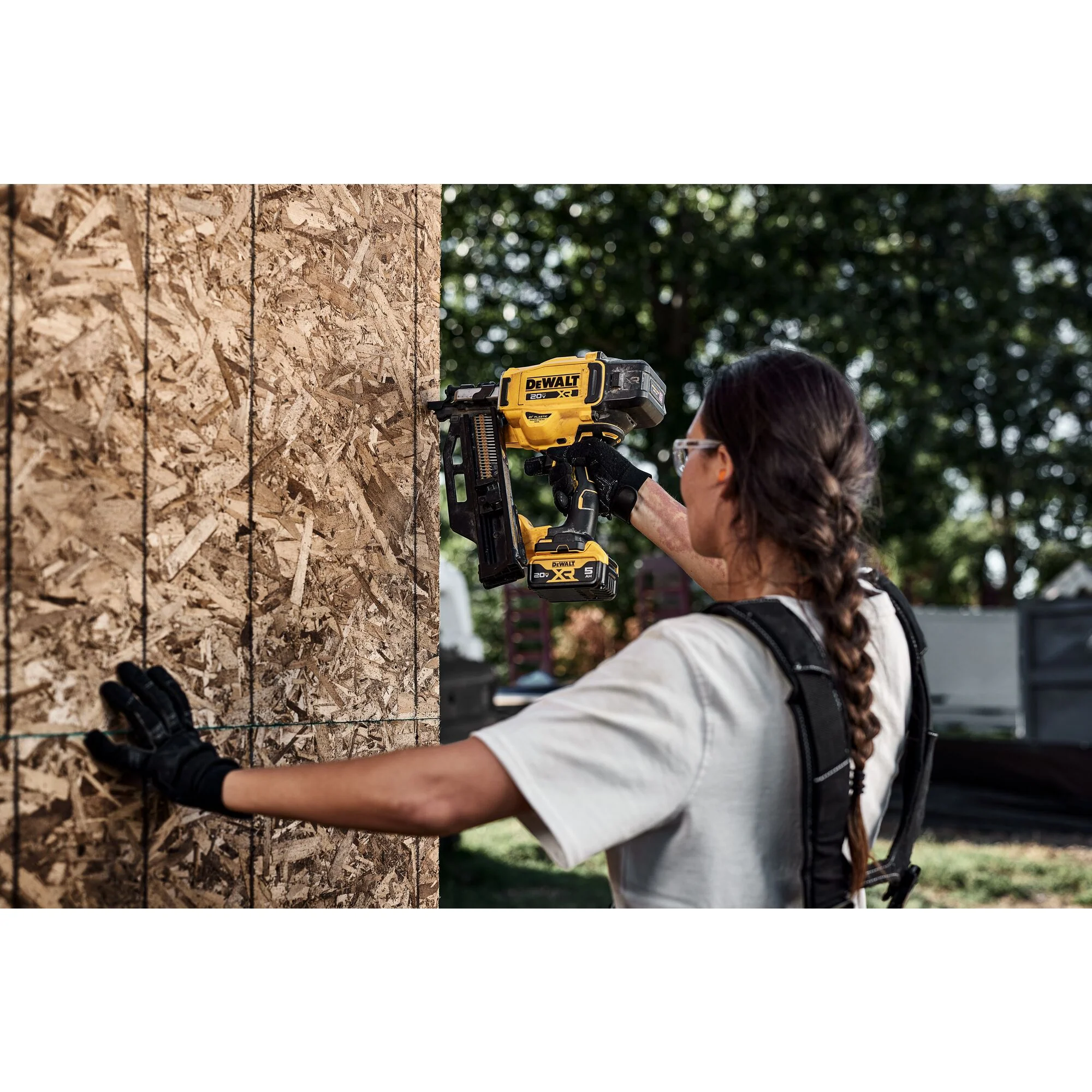 Dewalt 20V MAX XR 30° Brushless Cordless Paper Collated Framing Nailer - Tool Only - Image 11