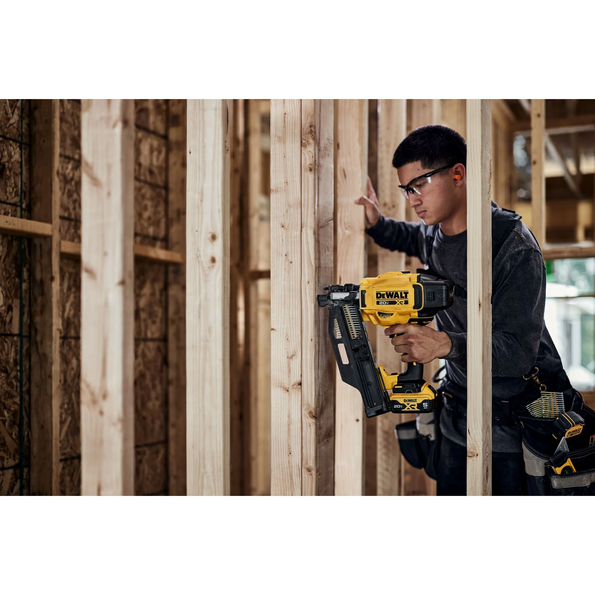 Dewalt 20V MAX XR 30° Brushless Cordless Paper Collated Framing Nailer - Tool Only - Image 7