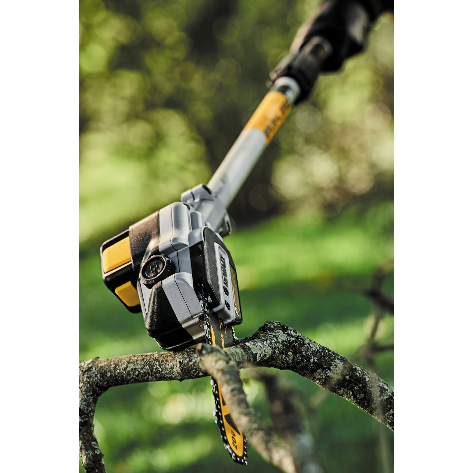 DeWalt 20V MAX XR® Cordless Pole Saw Kit - Image 14