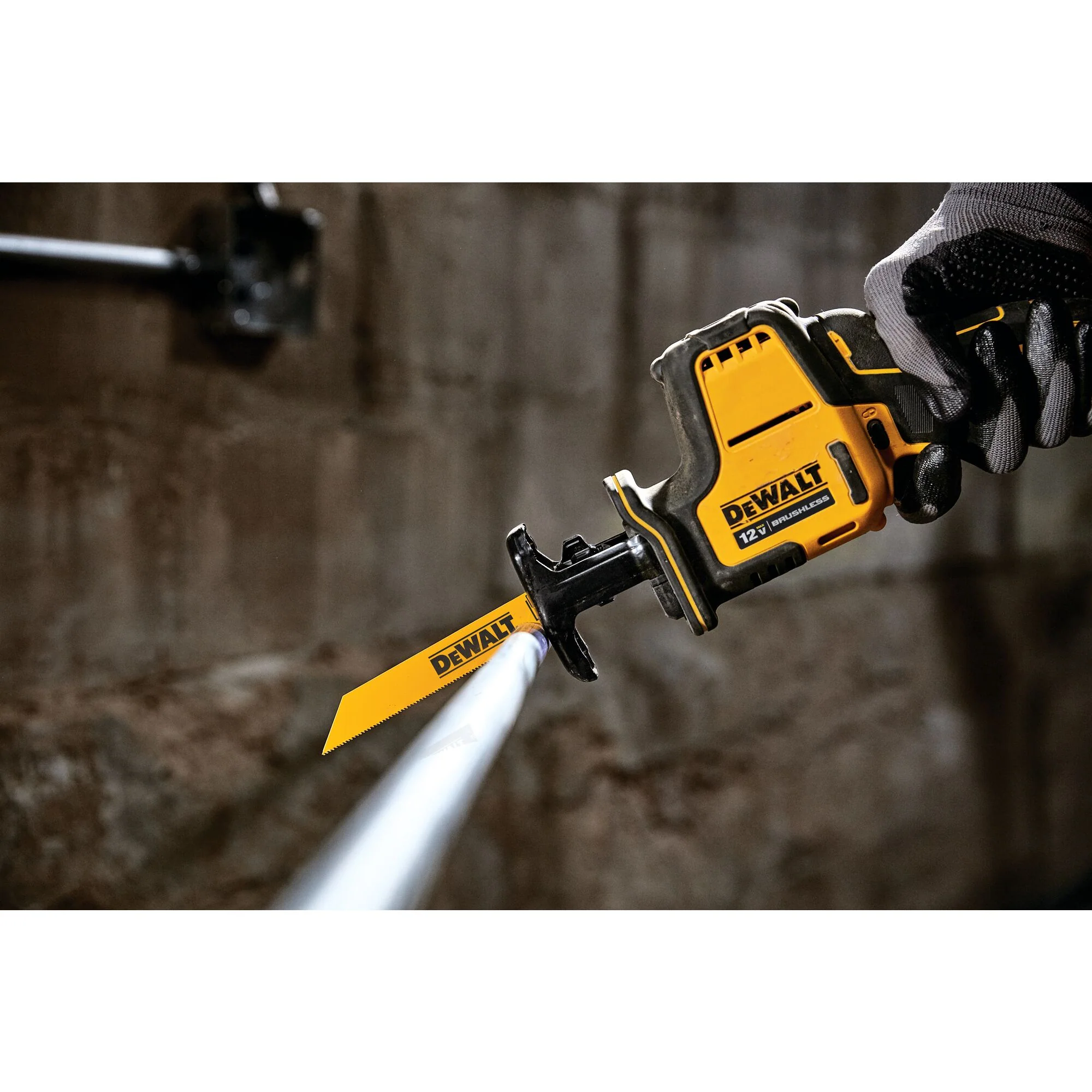 DeWalt 12V XTREMEâ„¢ MAX Brushless One-Handed Cordless Reciprocating Saw Kit - Image 9