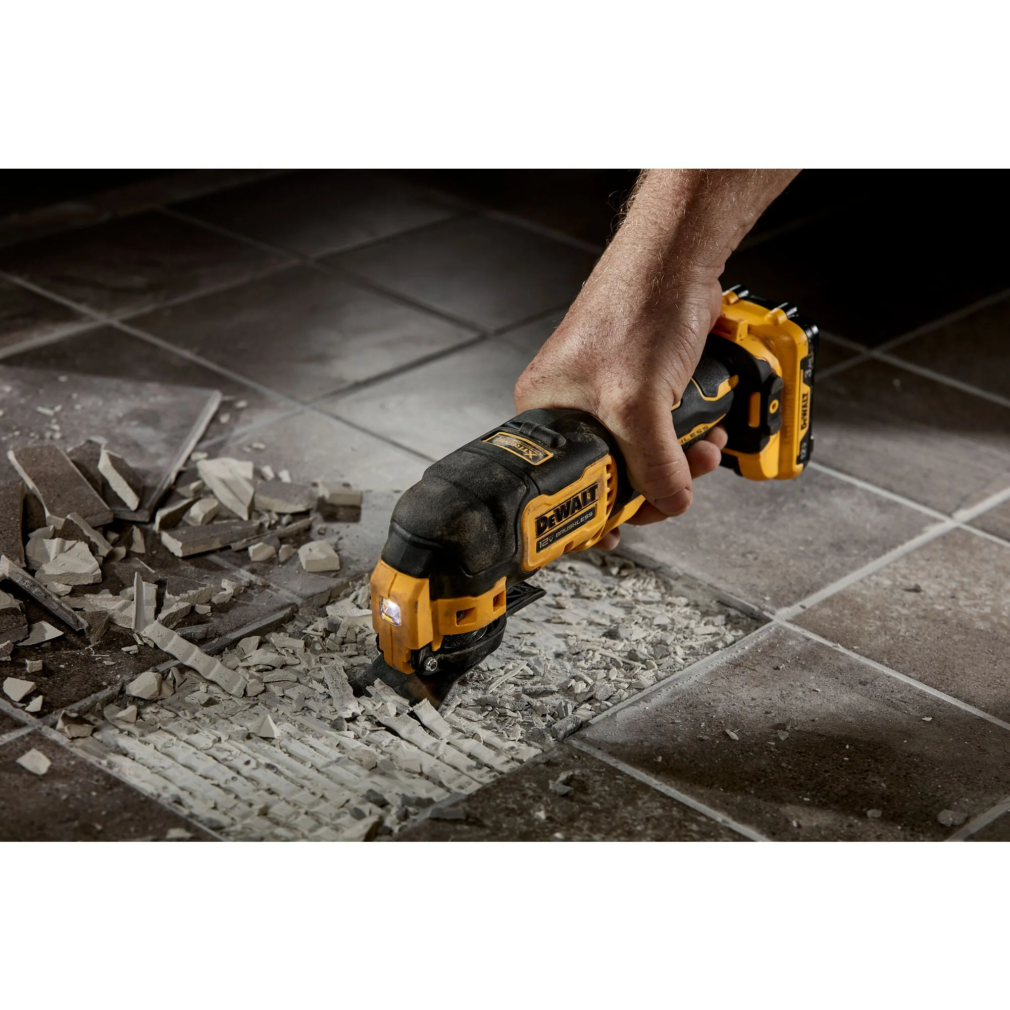 DeWalt 12V MAX XTREME Brushless Cordless Oscillating Multi-Tool Kit - Image 4