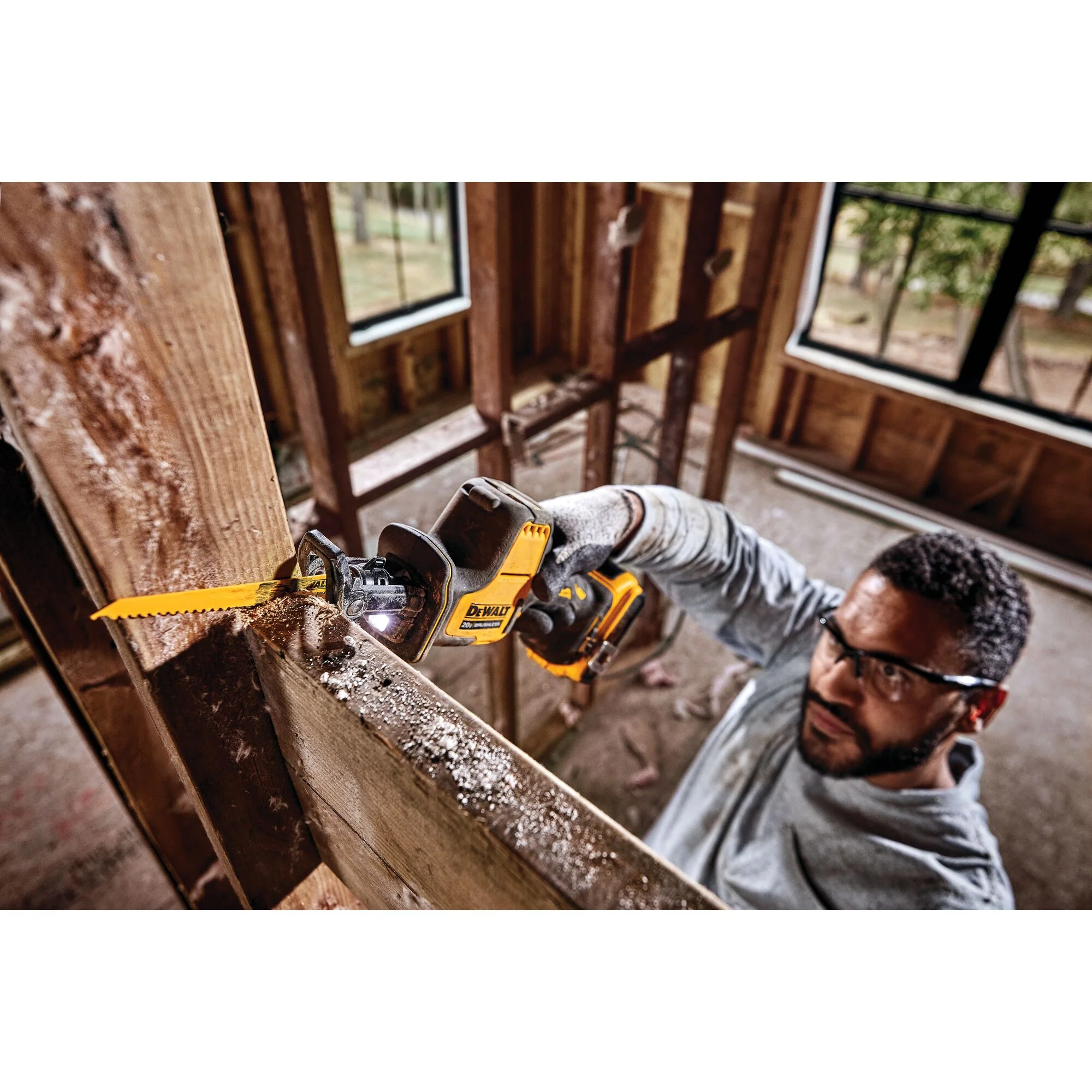 DeWalt ATOMIC 20V MAX Cordless One-Handed Reciprocating Saw - Tool Only - Image 3