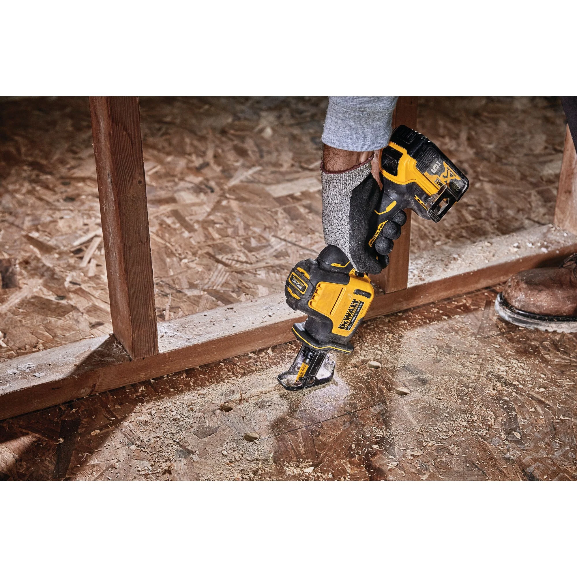 DeWalt ATOMIC 20V MAX Cordless One-Handed Reciprocating Saw - Tool Only - Image 6