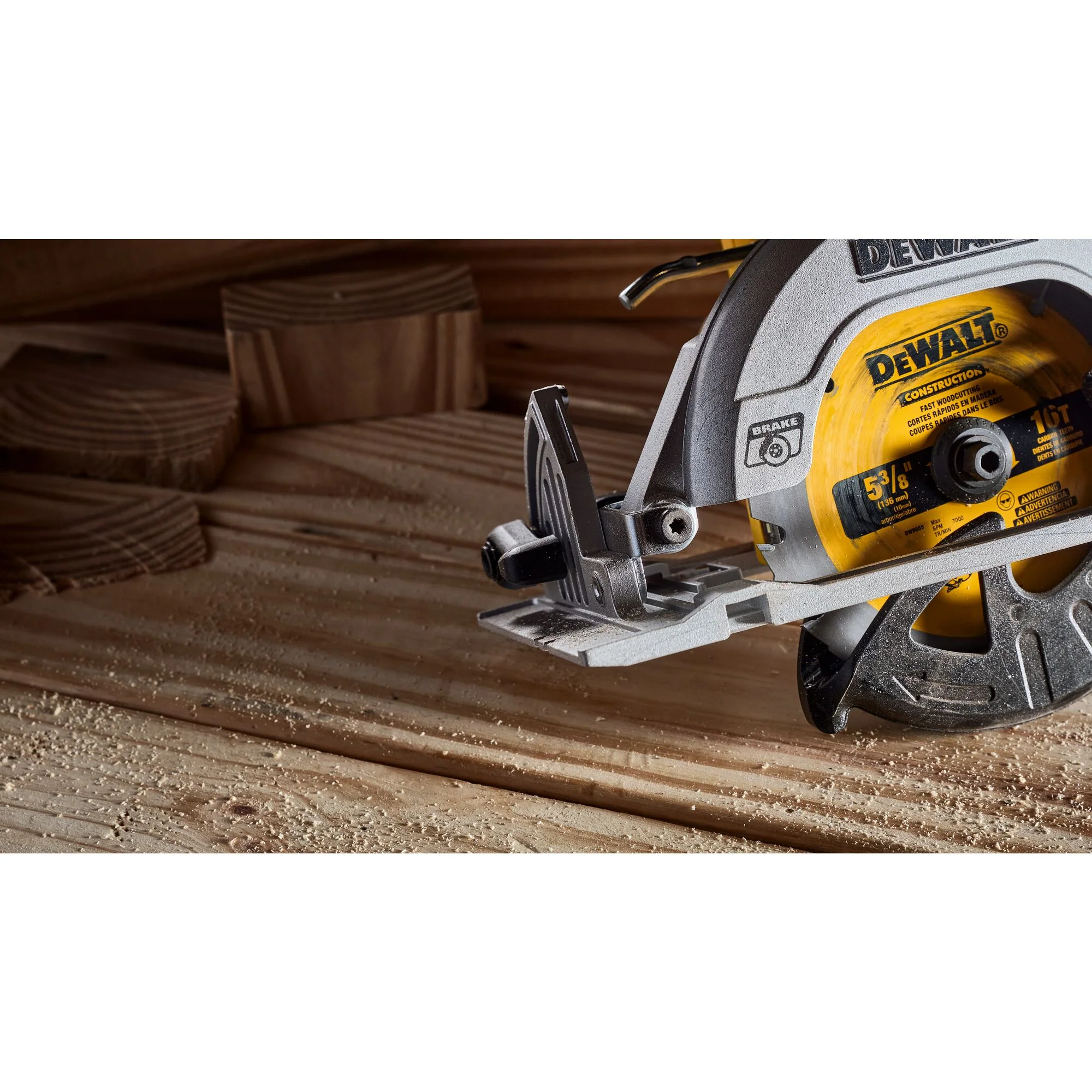 DeWalt XTREMEâ„¢ 12V MAX 5-3/8" Brushless Cordless Circular Saw Kit - Image 11