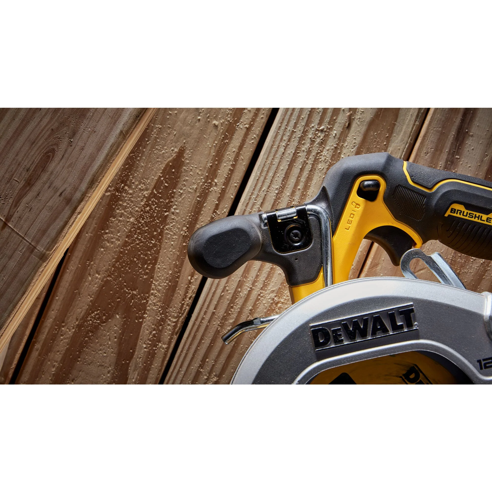 DeWalt XTREMEâ„¢ 12V MAX 5-3/8" Brushless Cordless Circular Saw Kit - Image 14