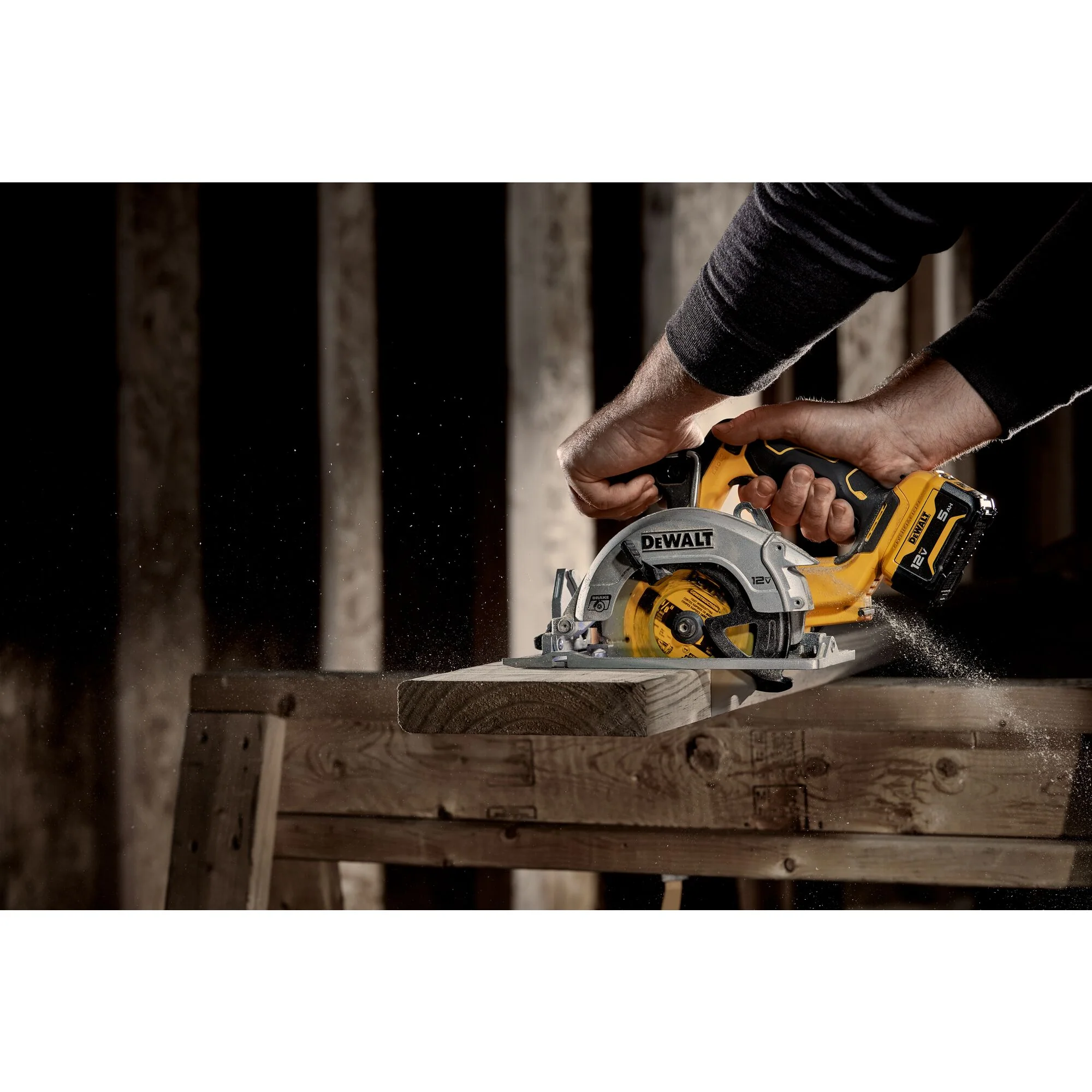 DeWalt XTREMEâ„¢ 12V MAX 5-3/8" Brushless Cordless Circular Saw Kit - Image 15