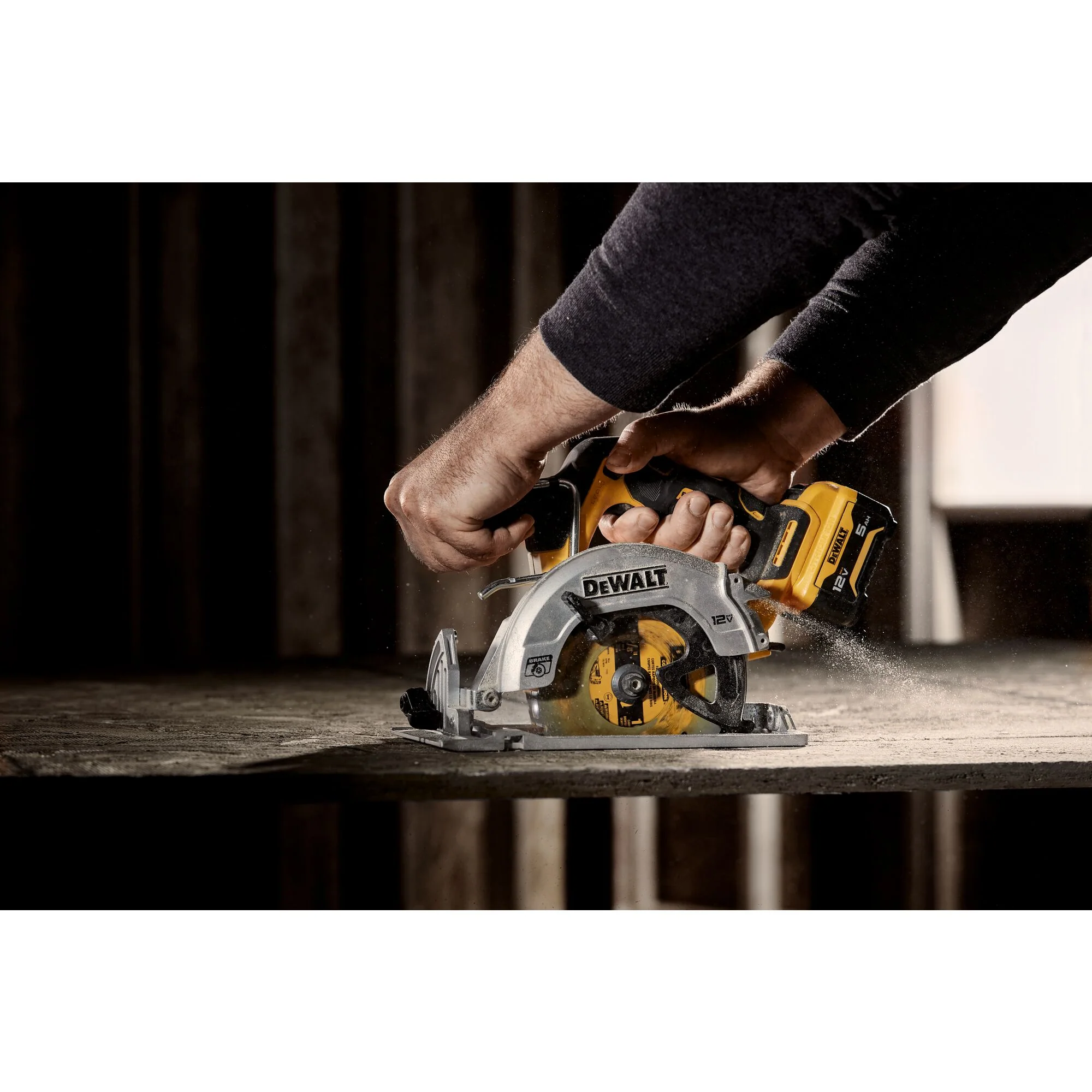 DeWalt XTREMEâ„¢ 12V MAX 5-3/8" Brushless Cordless Circular Saw Kit - Image 16