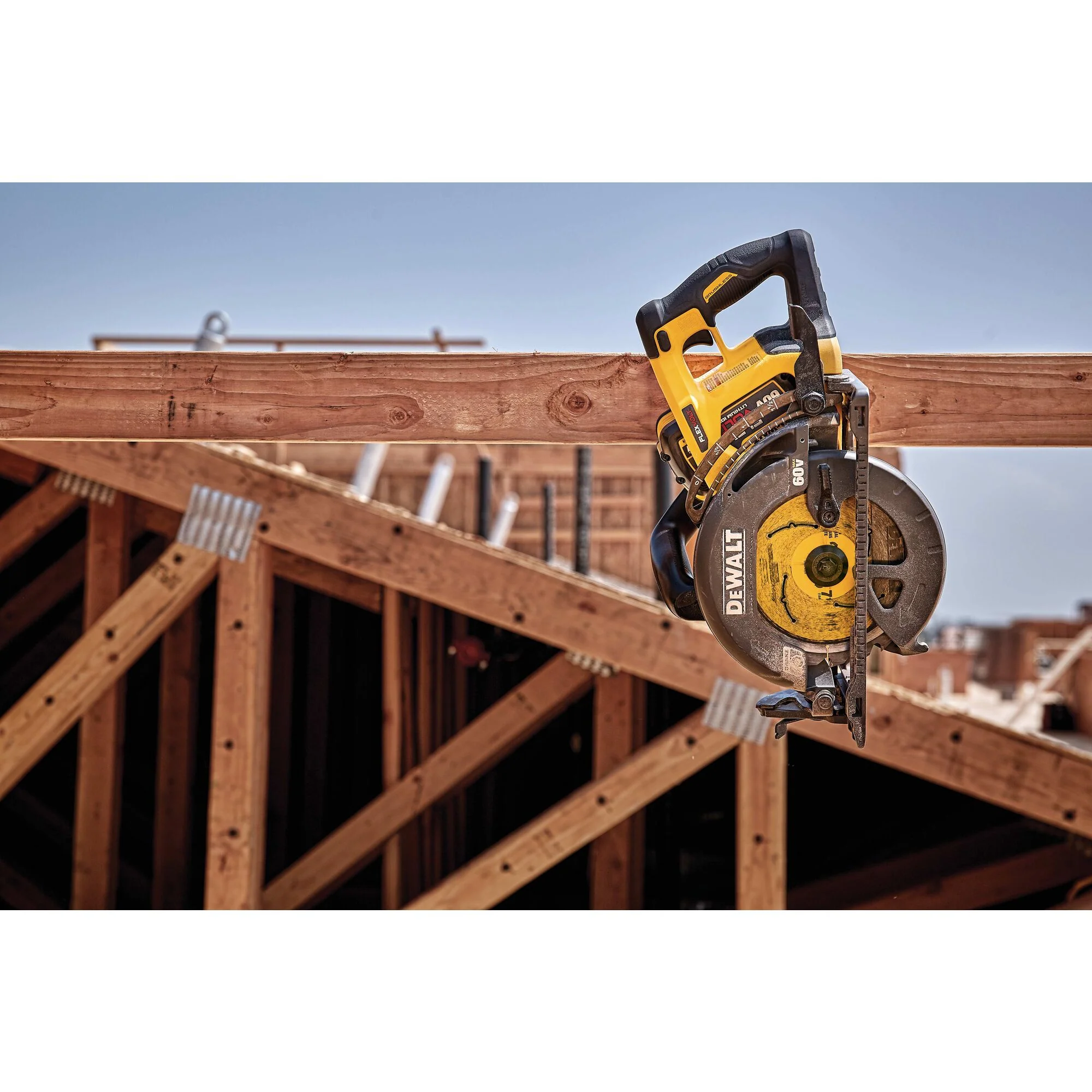 DeWalt FLEXVOLT® 60V MAX 7-1/4" Worm Drive Circular Saw - Tool Only - Image 7