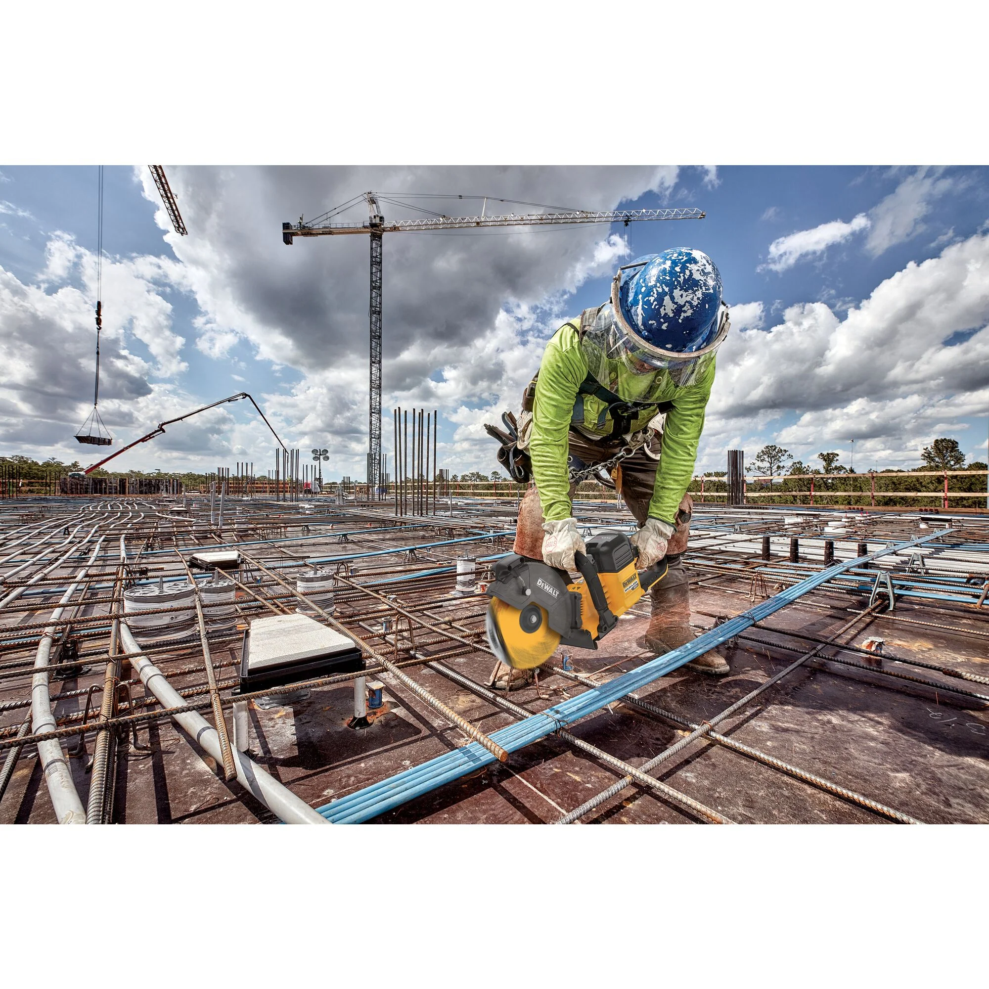 DeWalt FLEXVOLT® 60V MAX 9" Cut-Off Saw Kit - Image 7