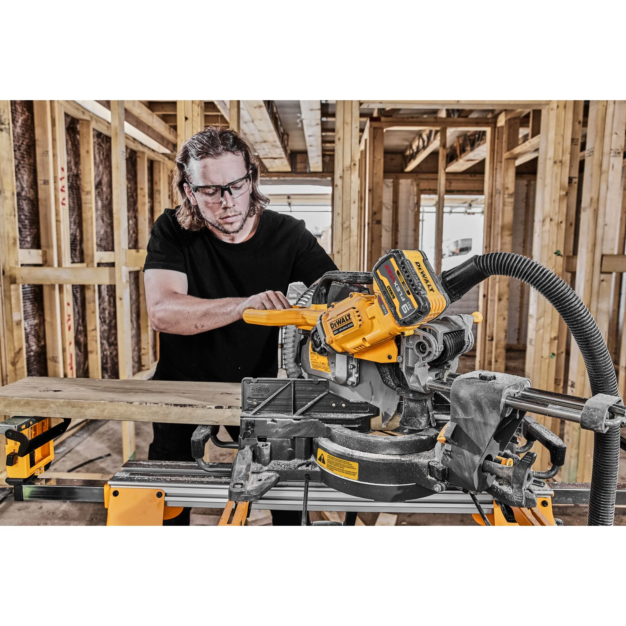 DeWalt FLEXVOLT 60V MAX 12" Sliding Mitre Saw Kit - Image 20