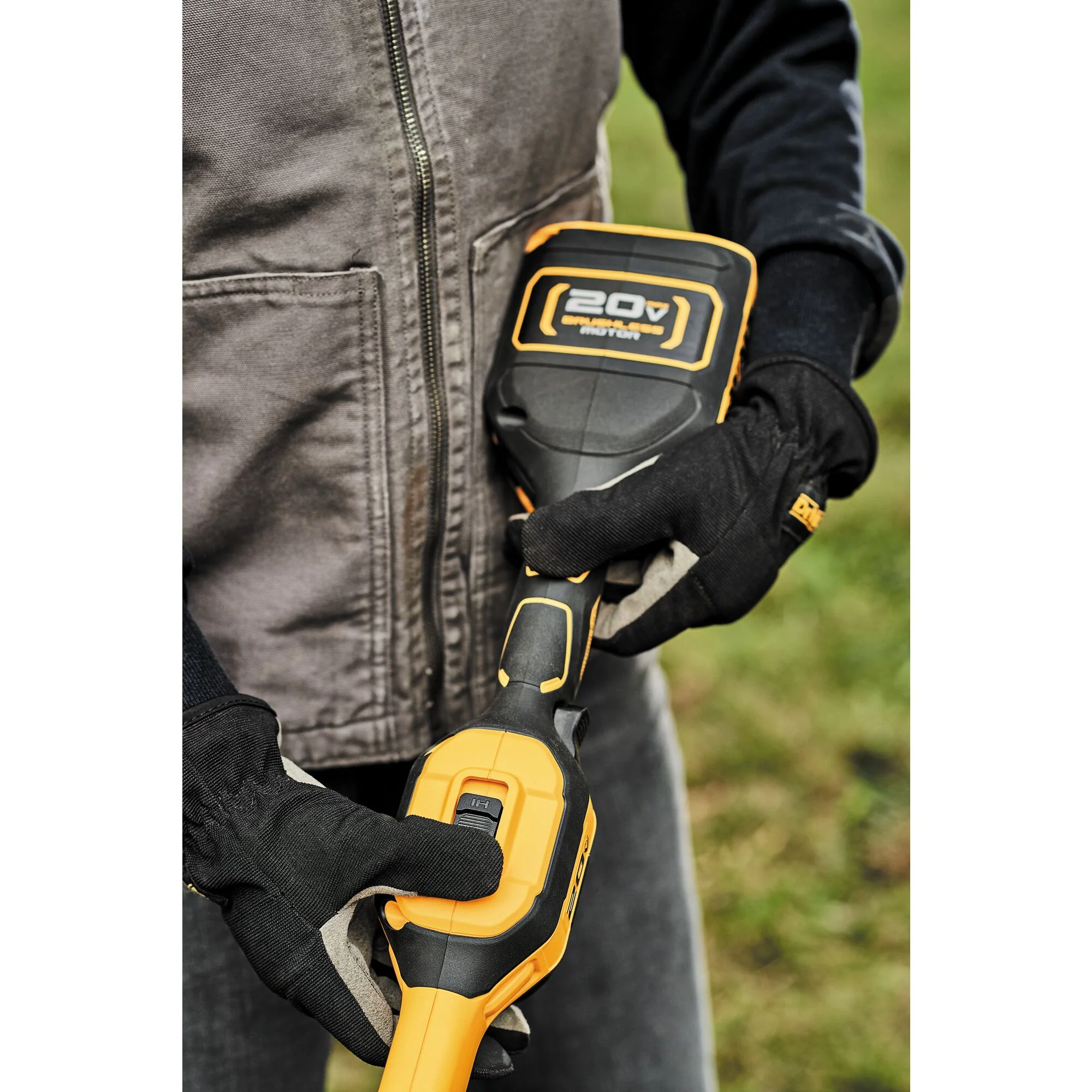 DeWalt 20V MAX 14" Folding String Trimmer - Tool Only - Image 7