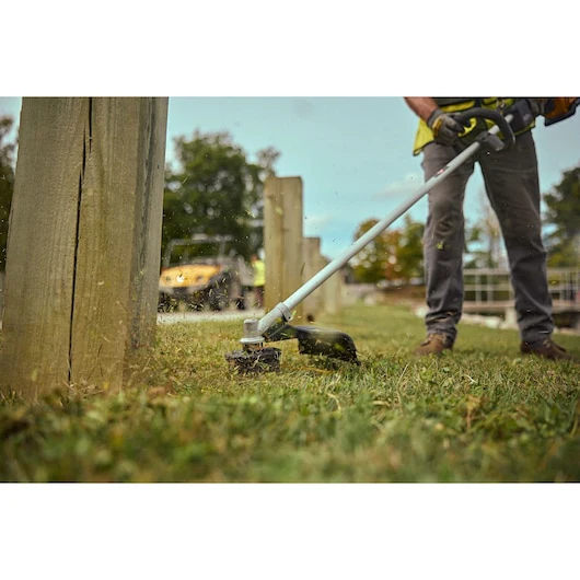 DeWalt 60V MAX 17-1/2" Brushless String Trimmer Kit - Image 6