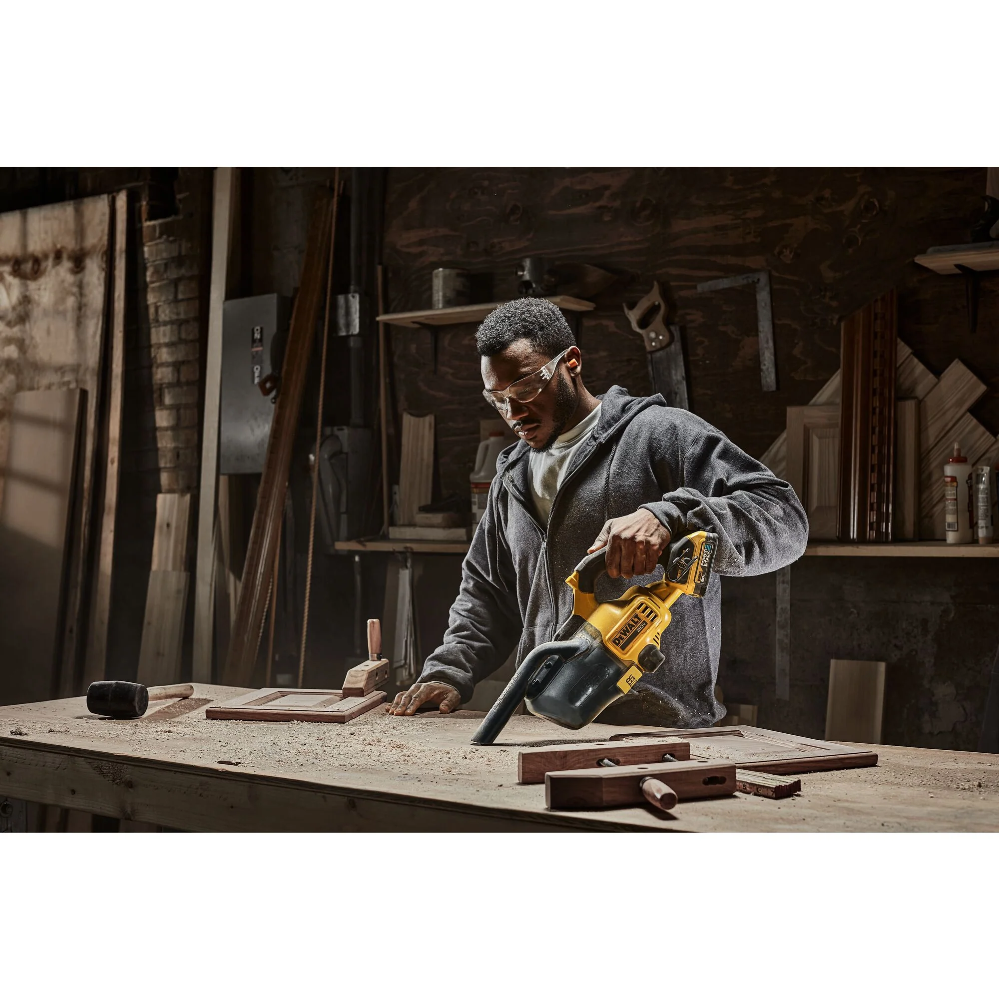 DeWalt 20V Cordless Handheld Dry Vacuum - Tool Only - Image 20