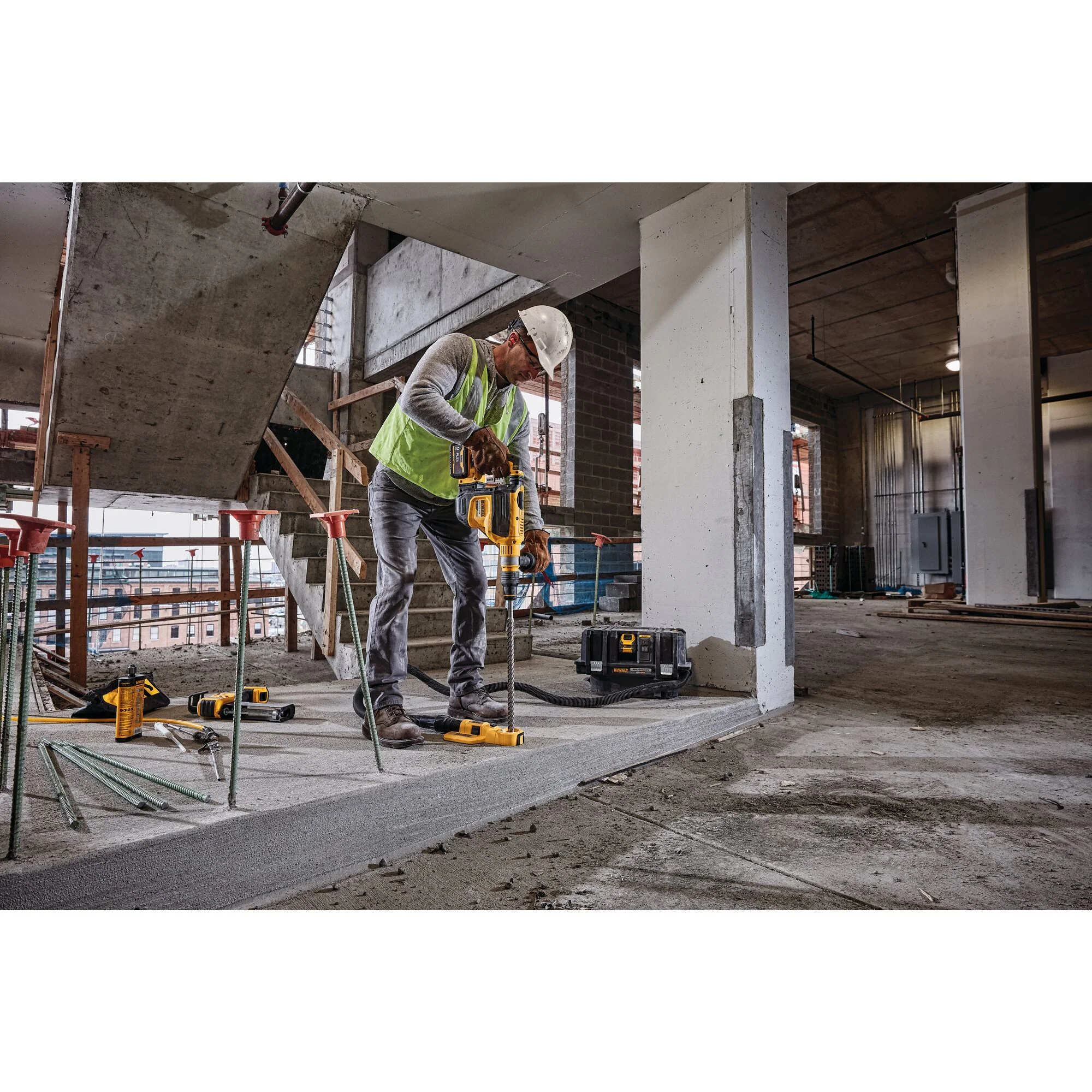 DeWalt FLEXVOLT® 60V MAX Cordless Dust Extractor - Tool Only - Image 4