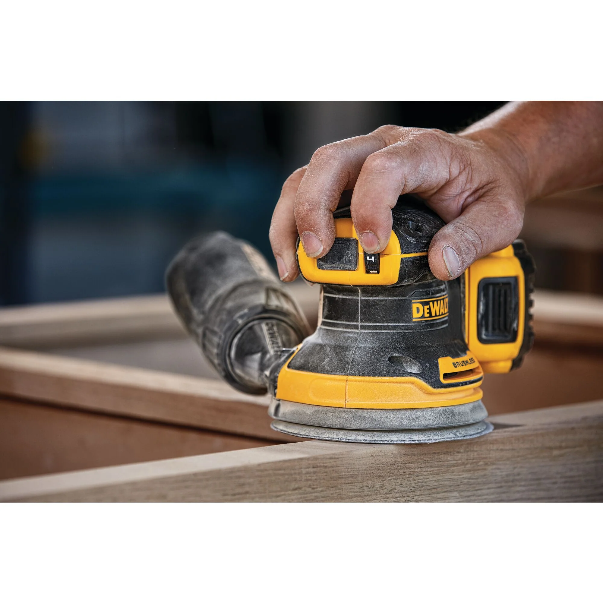 DeWalt 20V XR Brushless Random Orbital Sander - Tool Only - Image 3