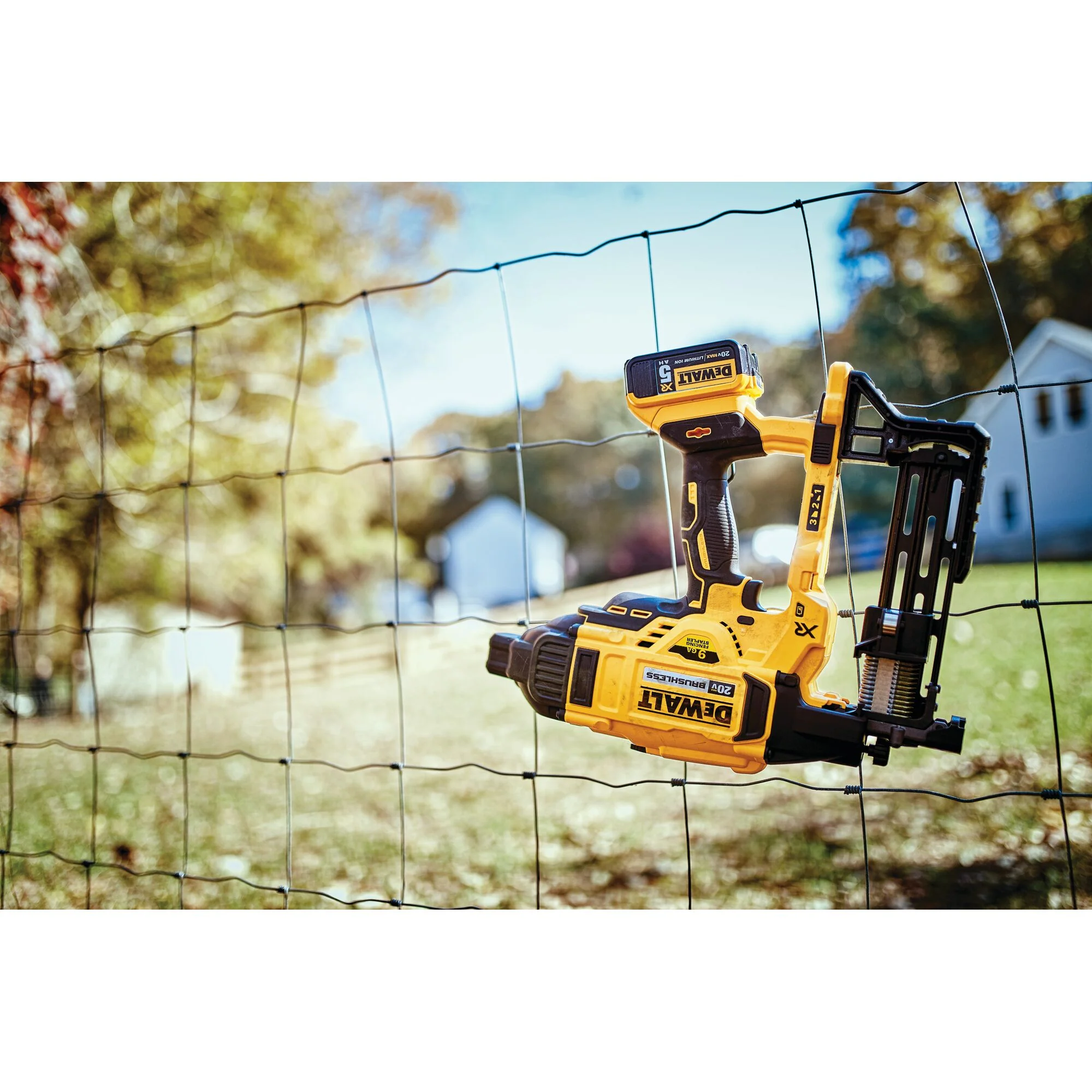 DeWalt 20V MAX XR 9 Ga Cordless Fencing Stapler - Tool only - Image 10