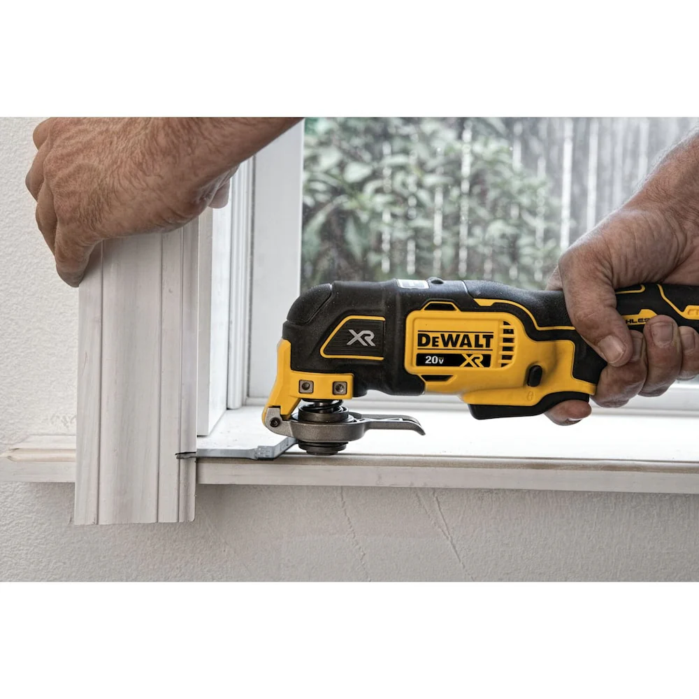DeWalt 20V MAX XR Brushless 4-Tool Combo Kit - Image 9