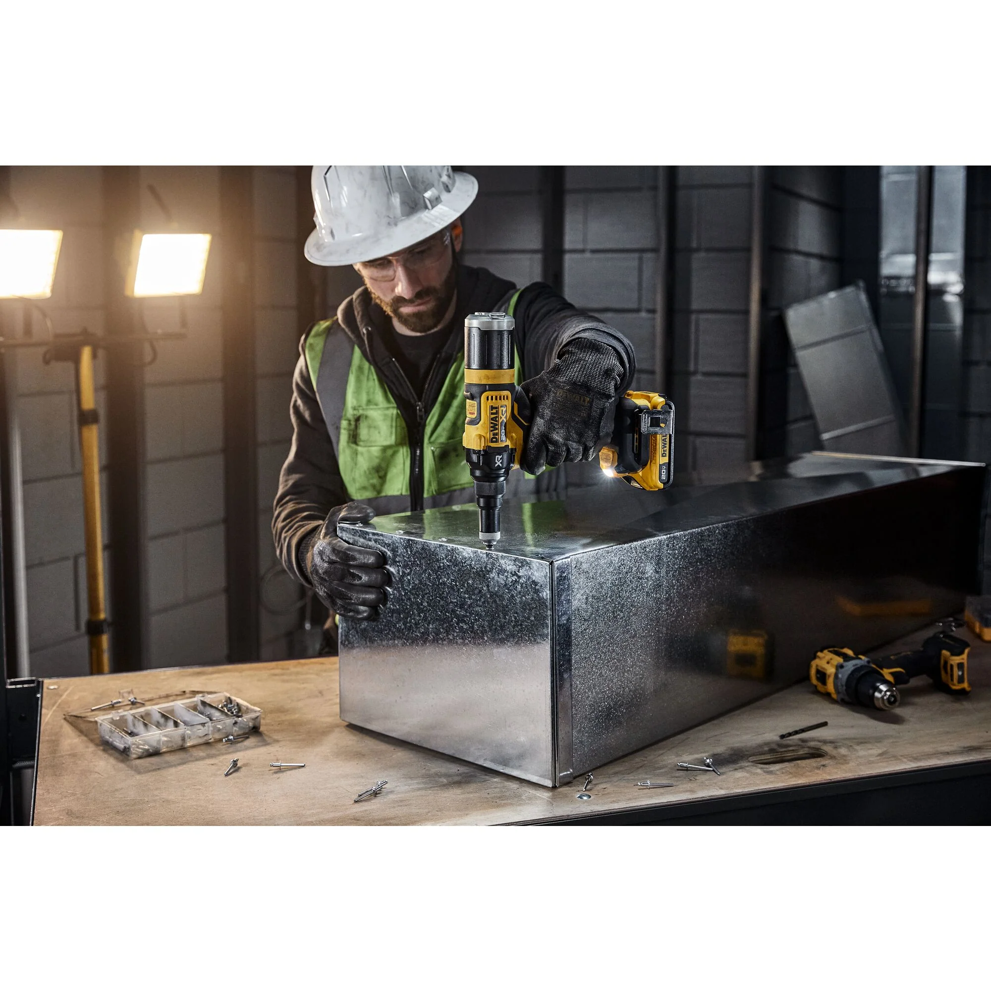 DeWalt 20V MAX XR Brushless Cordless 3/16" Rivet Tool - Tool Only - Image 6