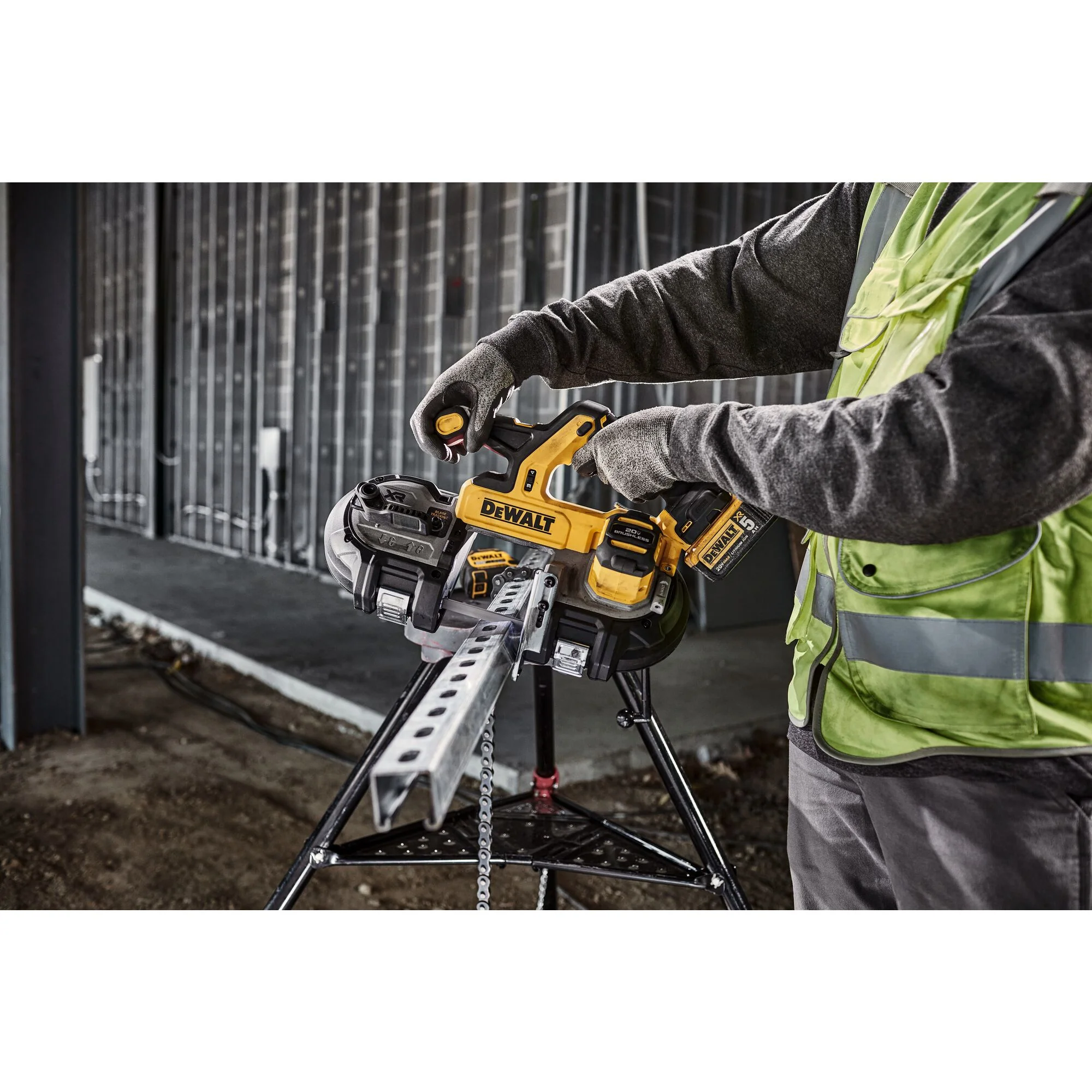 DeWalt 20V MAX XR Dual Trigger Mid-Size Bandsaw - Tool Only - Image 6