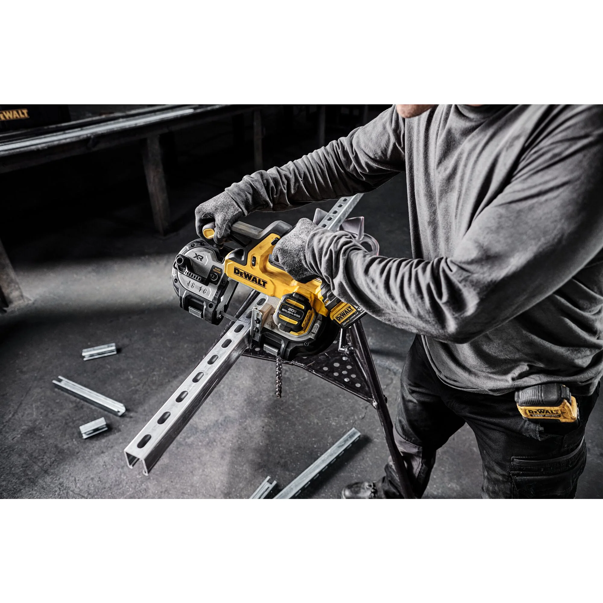 DeWalt 20V MAX XR Mid-Size Bandsaw Kit - Image 7