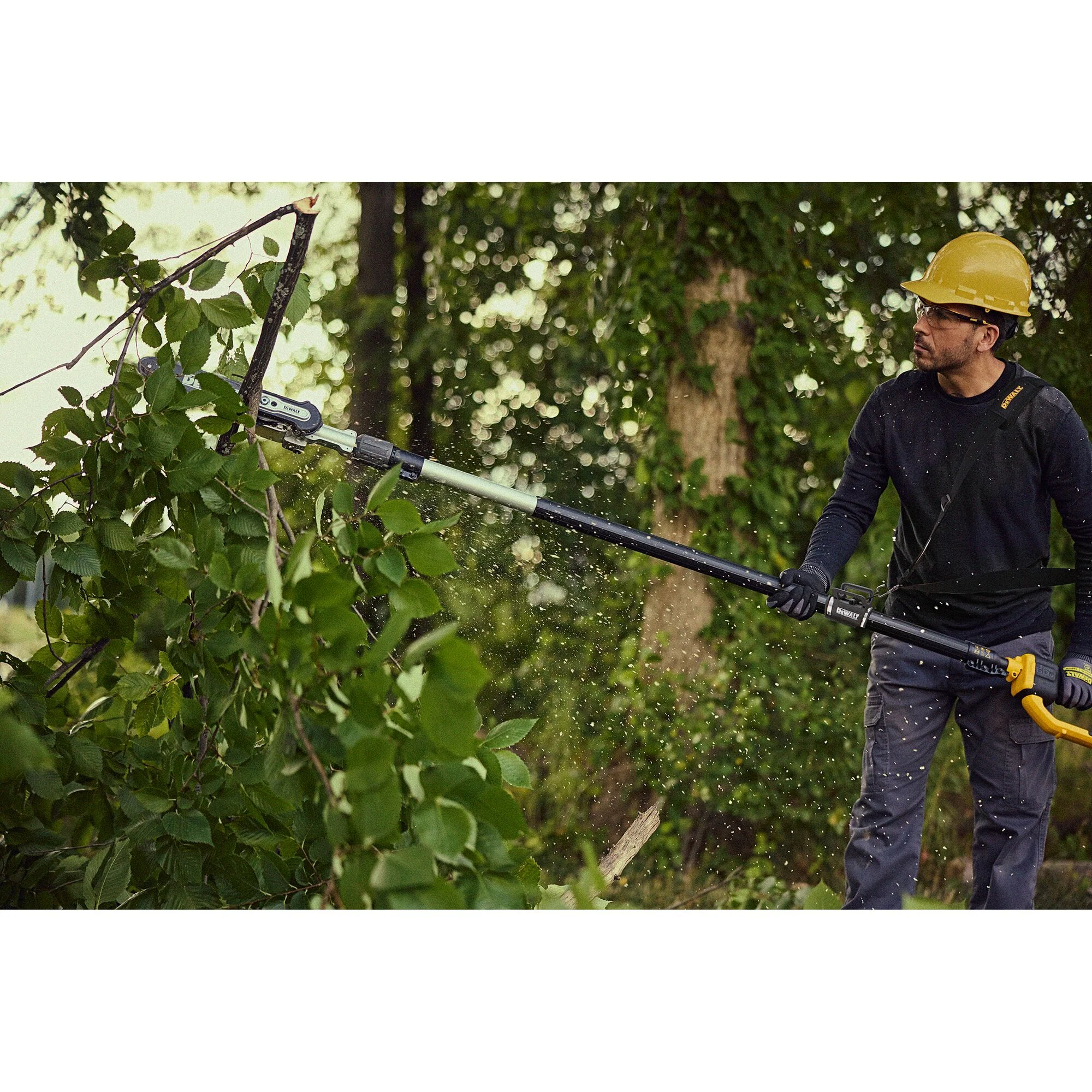 DeWalt 60V MAX 10" - 140" Telescoping Pole Saw Kit - Image 10