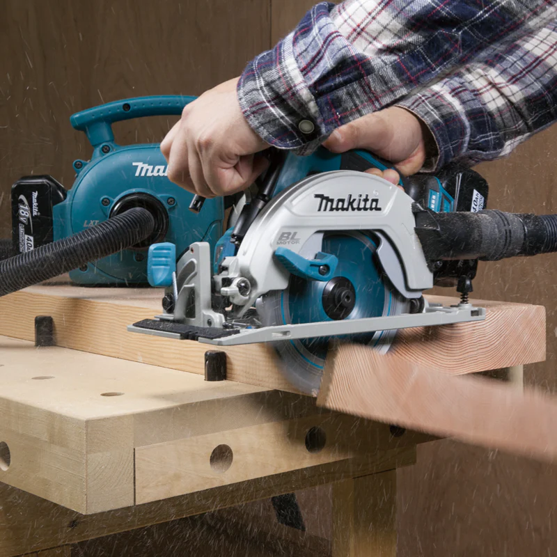 Makita 18V LXT 6-1/2" Cordless Brushless Circular Saw - Tool Only - Image 3