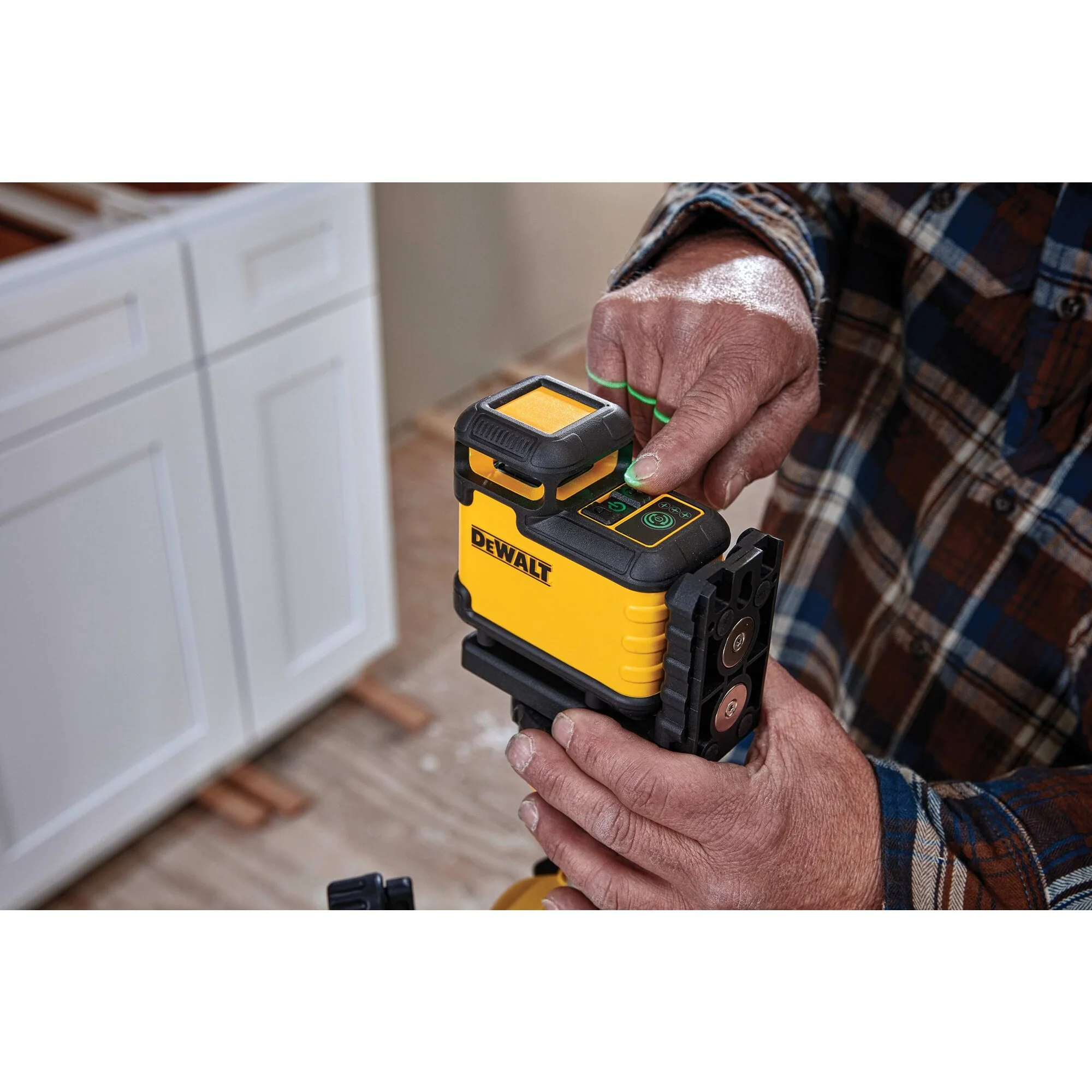 DeWalt 360° Green Beam Cross Line Laser - Image 8