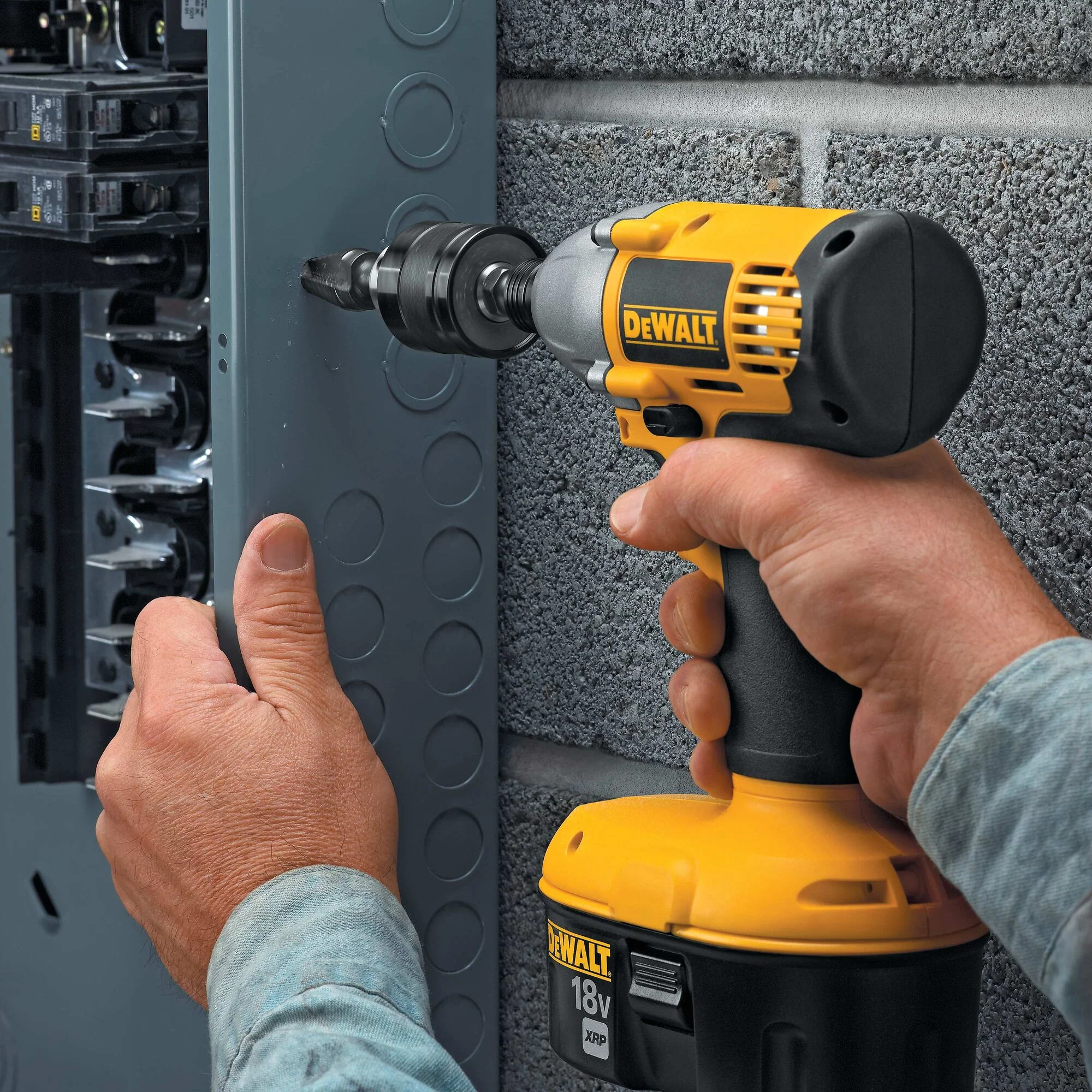 DeWalt Quick Connect 3/8" Impact Chuck - Image 9