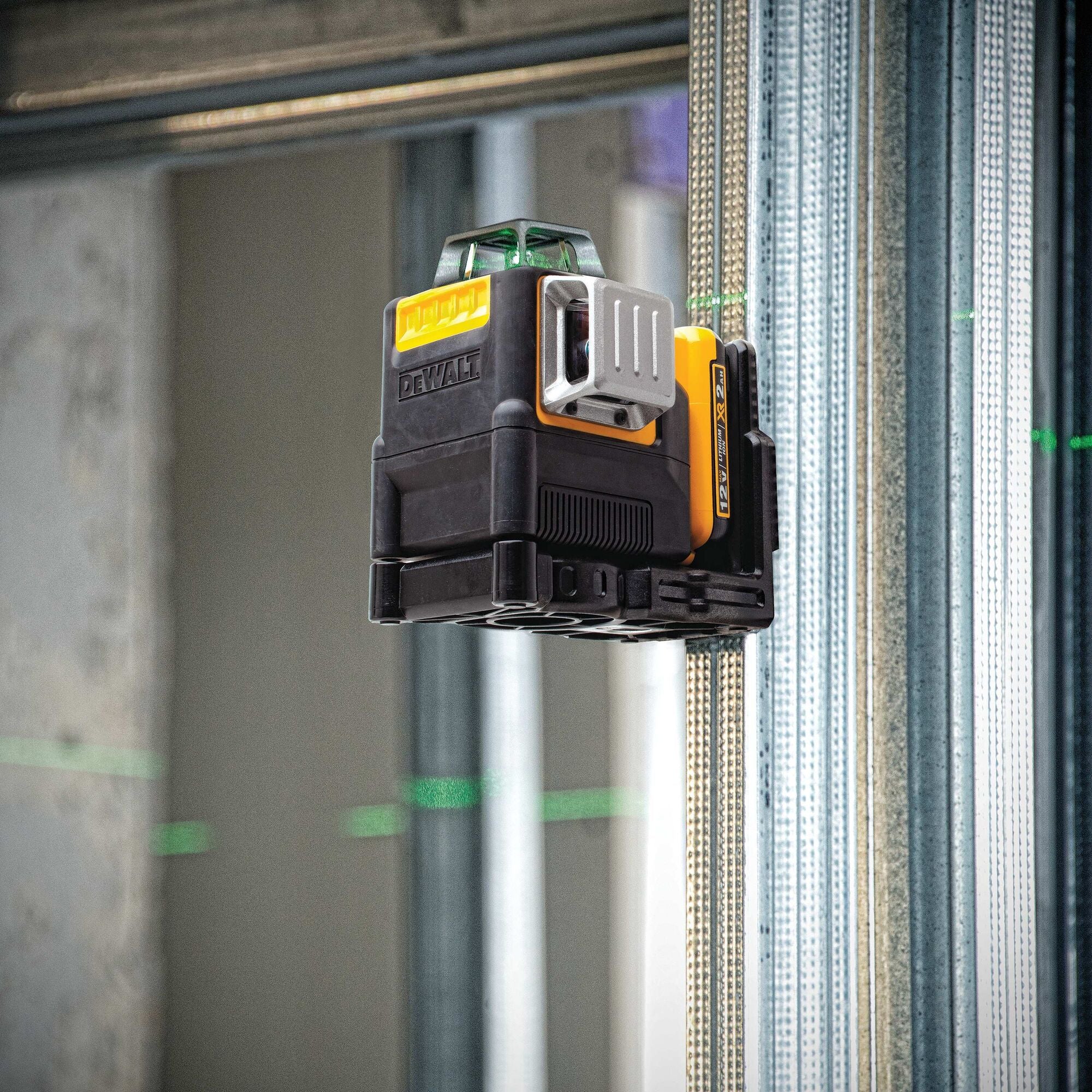 DeWalt Self Leveling 360° & Cross Line Laser - Image 8