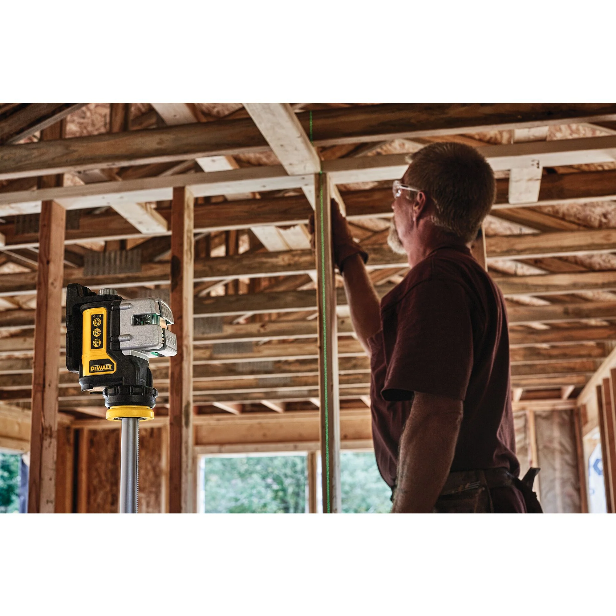 DeWalt 3 Line Green Laser Level w/ (4) AA Batteries - Image 8