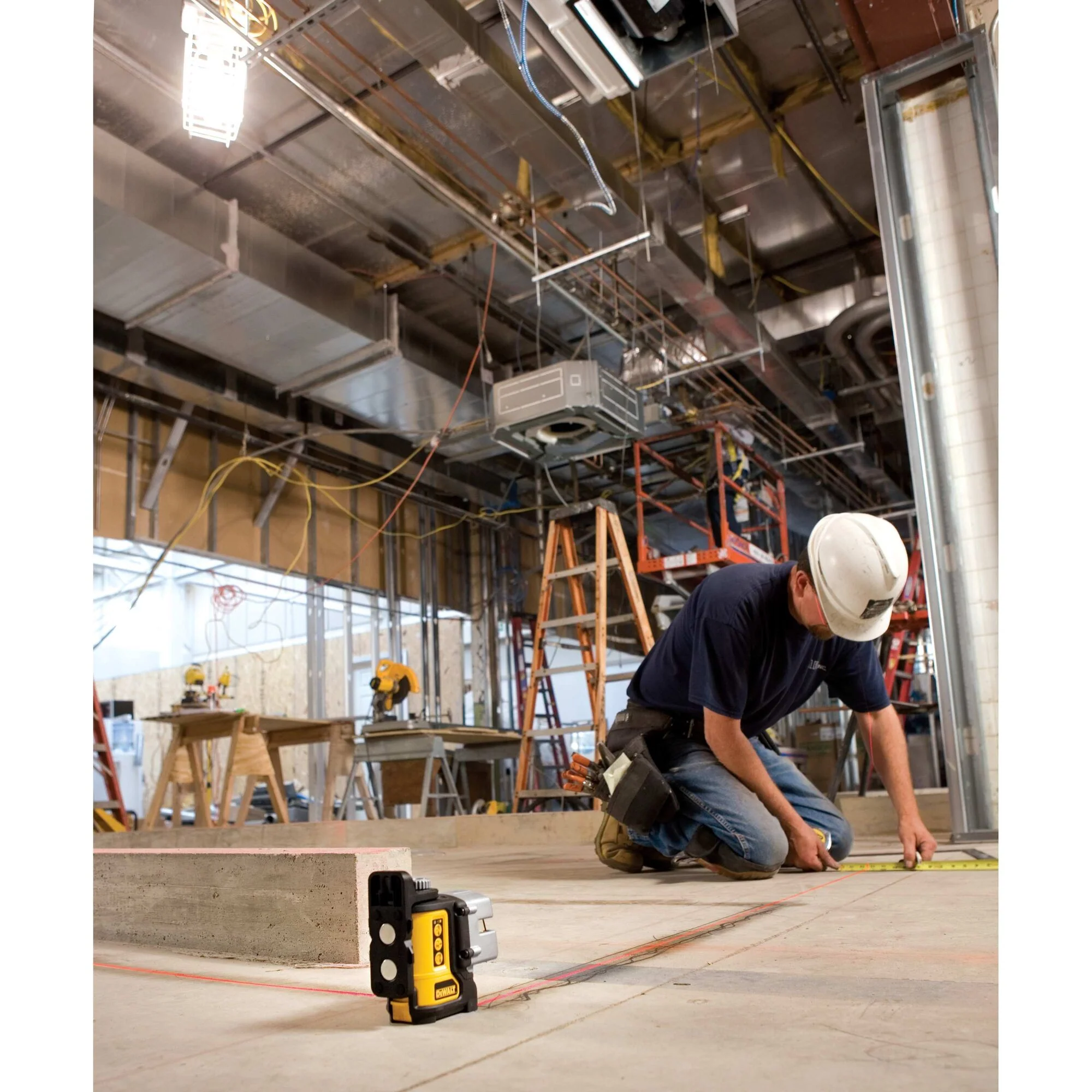 DeWalt Self-Leveling Red Beam 3 Line Laser - Image 3